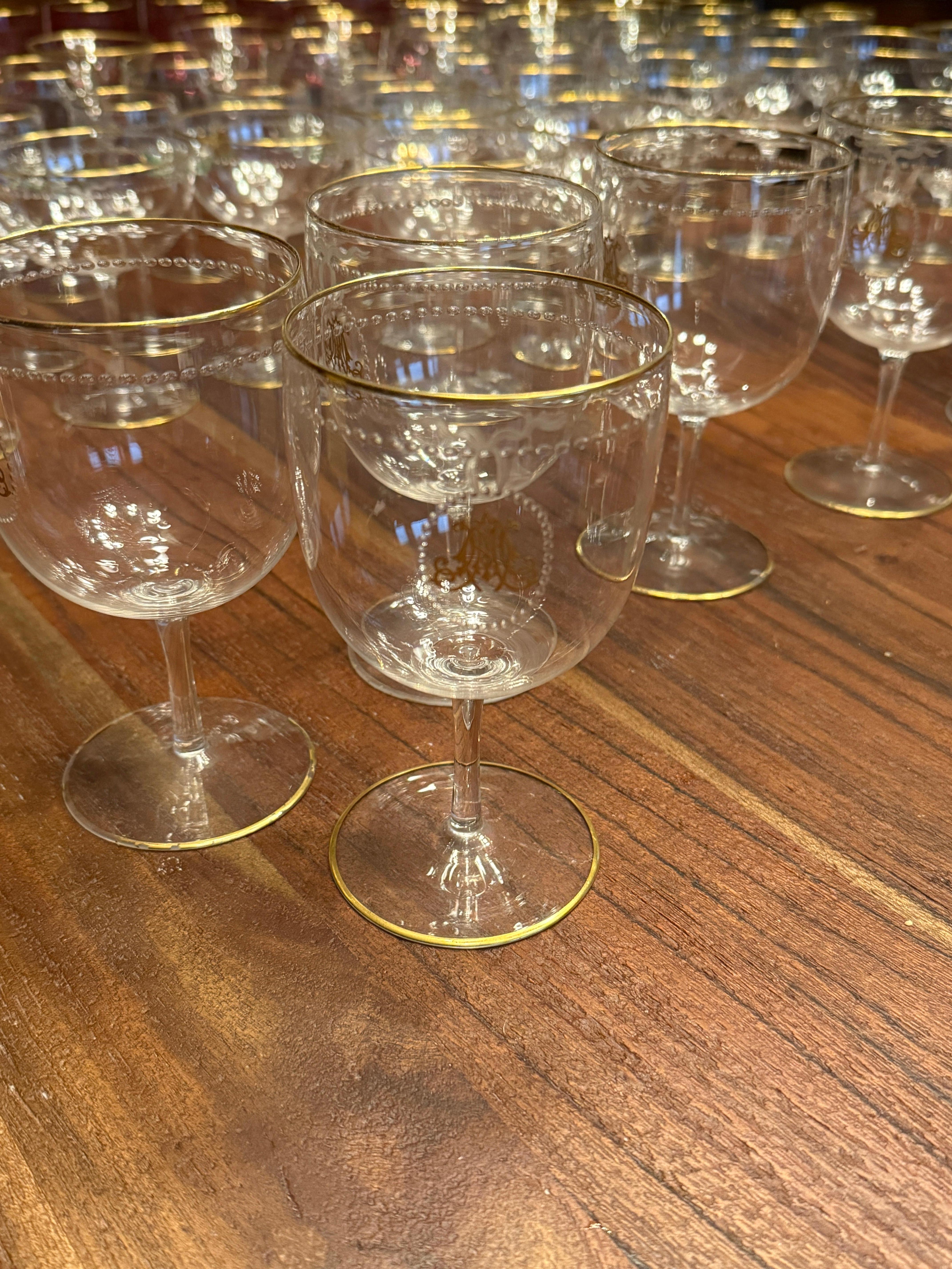 101 pièces, service à verre Belle Époque en vermeil monogrammé, à la manière de Baccarat en vente 2