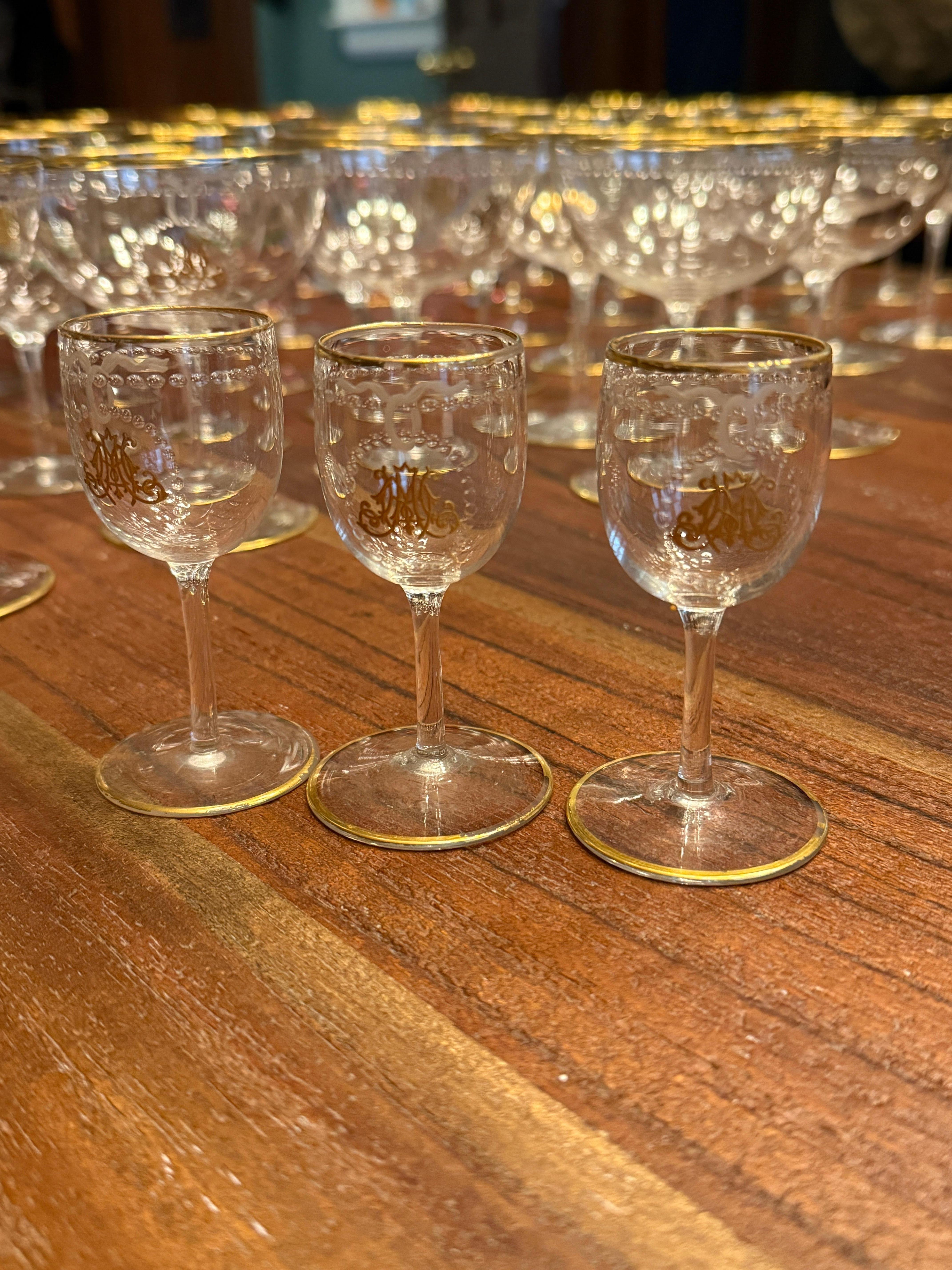 101 pièces, service à verre Belle Époque en vermeil monogrammé, à la manière de Baccarat en vente 3