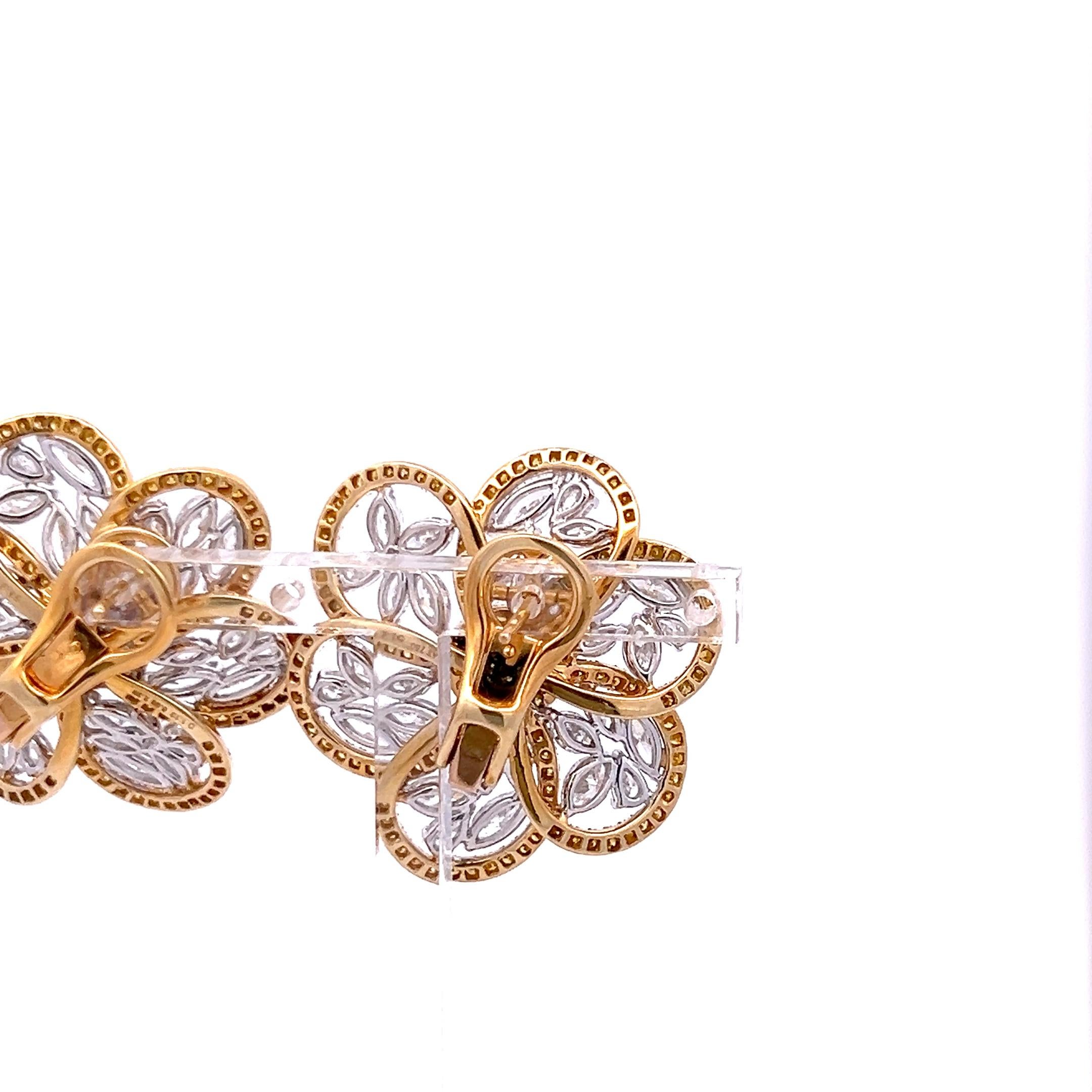Taglio rotondo Orecchini in oro 18K/platino da 10,10 carati G VS con diamante rotondo e giallo fantasia in vendita
