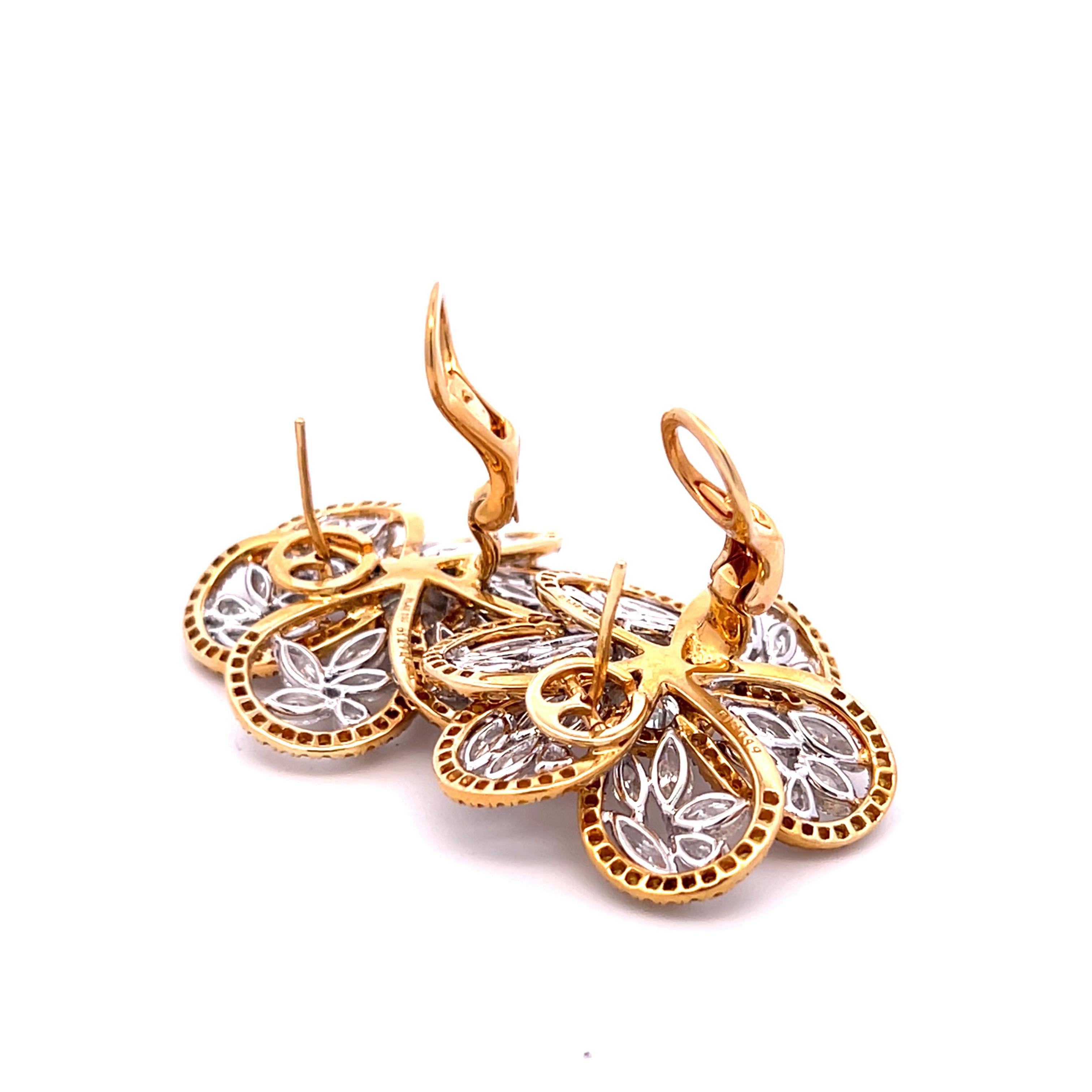 Orecchini in oro 18K/platino da 10,10 carati G VS con diamante rotondo e giallo fantasia in vendita 1