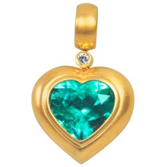 10.10 Carat Natural Colombian Heart Emerald Certified Gold Pendant