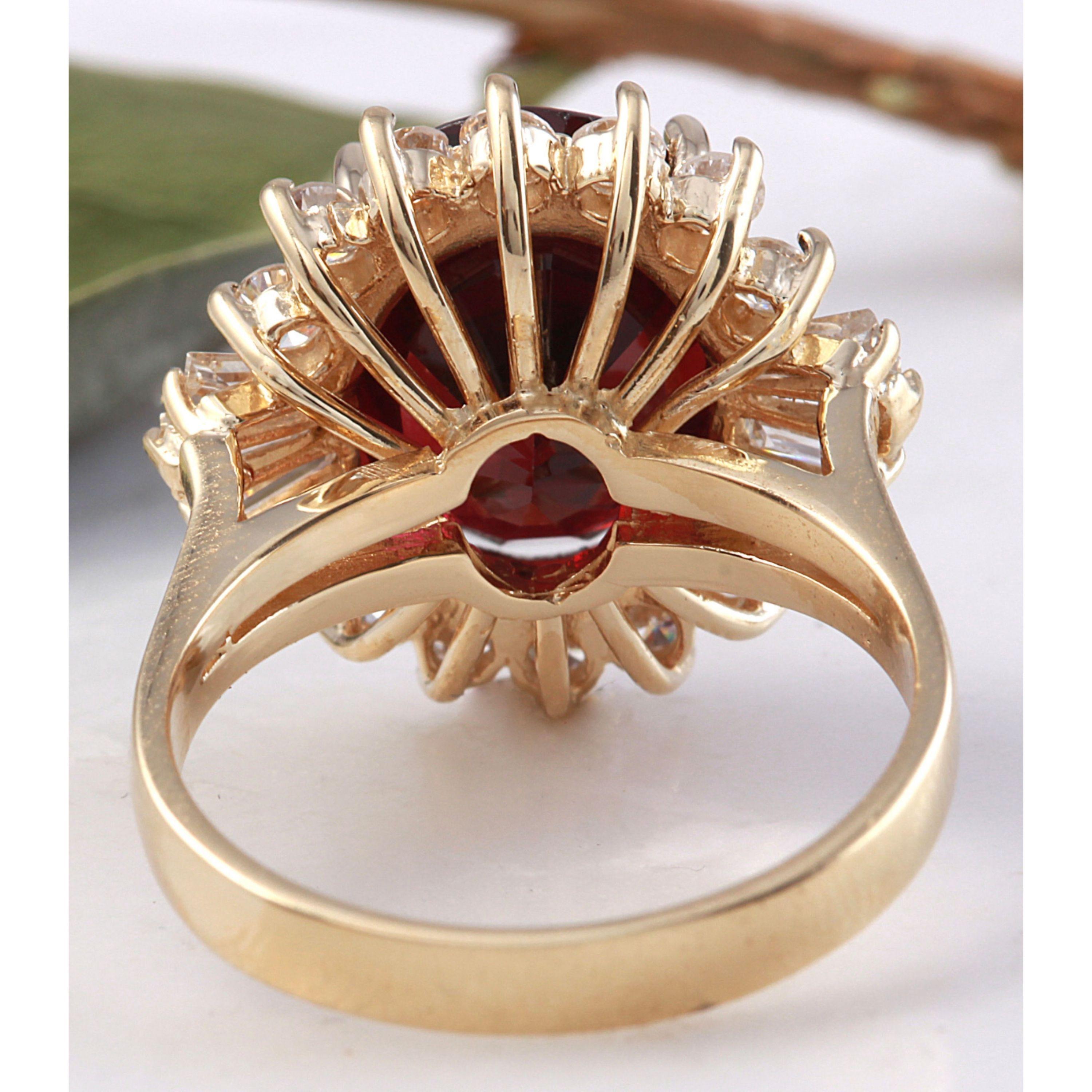 10.10 Carat Impressive Red Garnet and Natural Diamond 14 Karat Yellow Gold Ring In New Condition For Sale In Los Angeles, CA