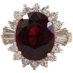 10.10 Carat Impressive Red Garnet and Natural Diamond 14 Karat Yellow Gold Ring