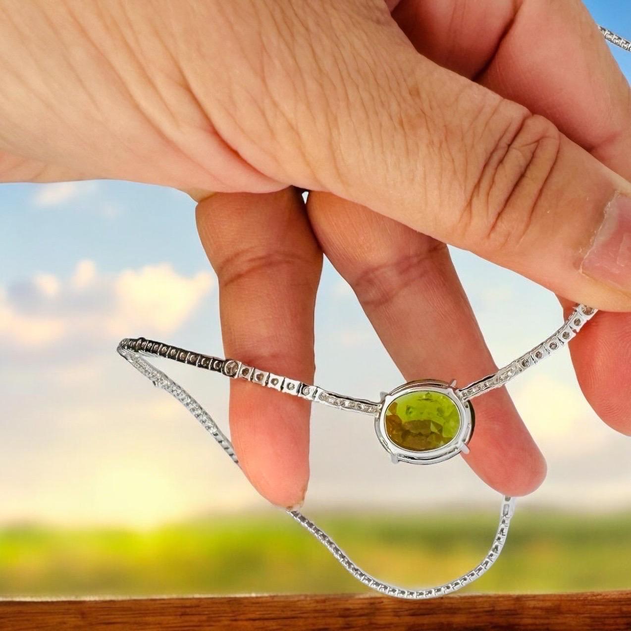 Women's or Men's 10.11 Carat Peridot and Diamond Tennis Necklace For Sale