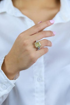 10.11 Carat Radiant Diamond Ring Fancy Yellow 18K Gold Sunlit Royal Radiance