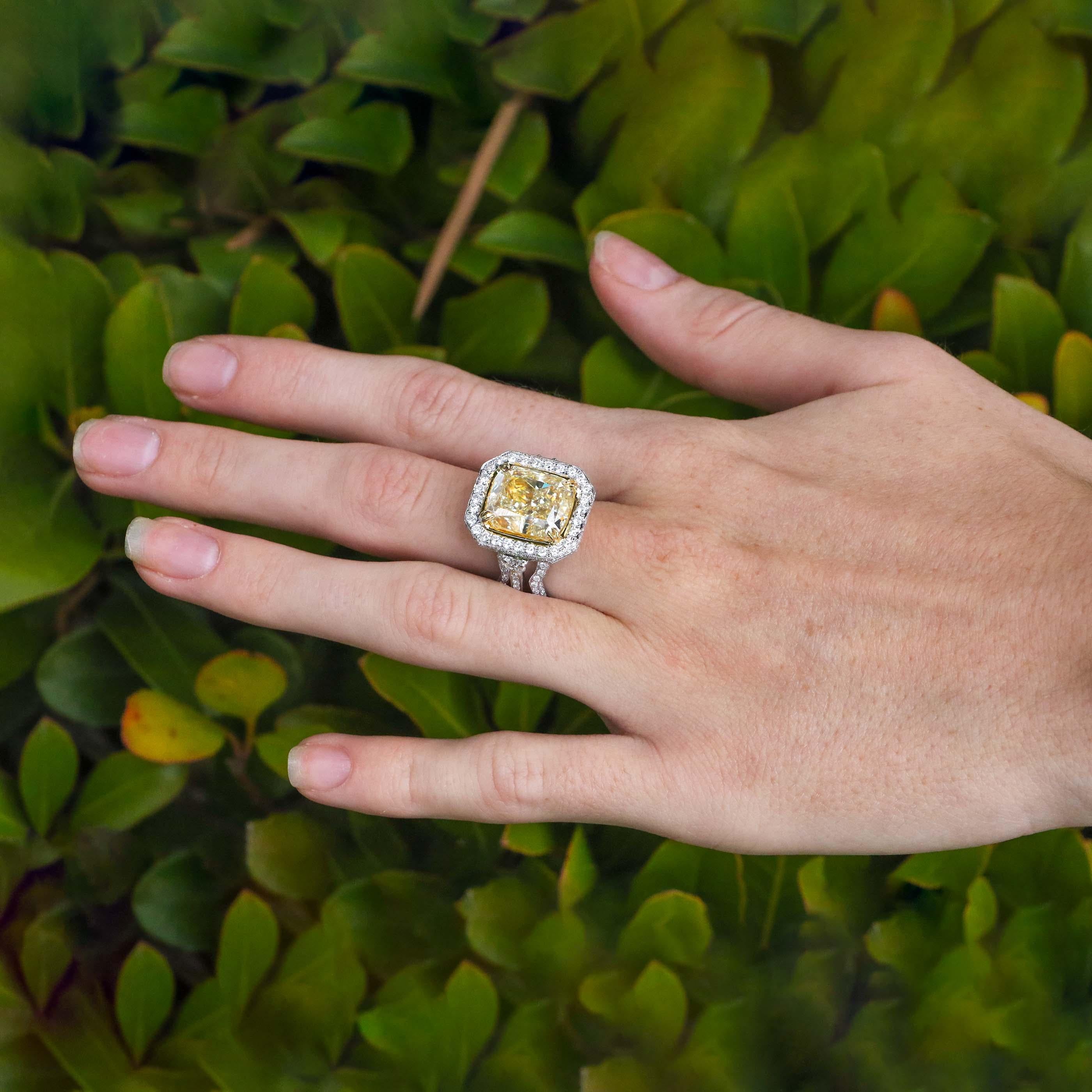 10.12 Carat Canary Diamond Ring In Excellent Condition In Carlsbad, CA