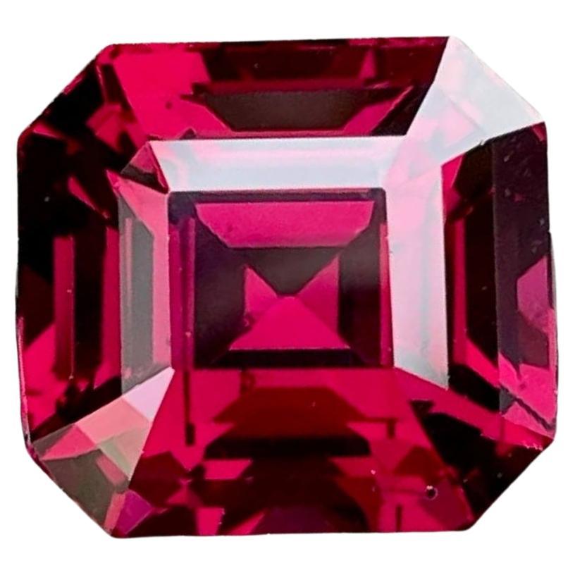 10.12 carats Fine Red Garnet Emerald Cut Natural African Gemstone (grenat rouge taillé en émeraude) en vente