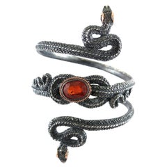 Brazalete de serpiente de plata orgánica ajustable con granate espessartina de 10,12 qt