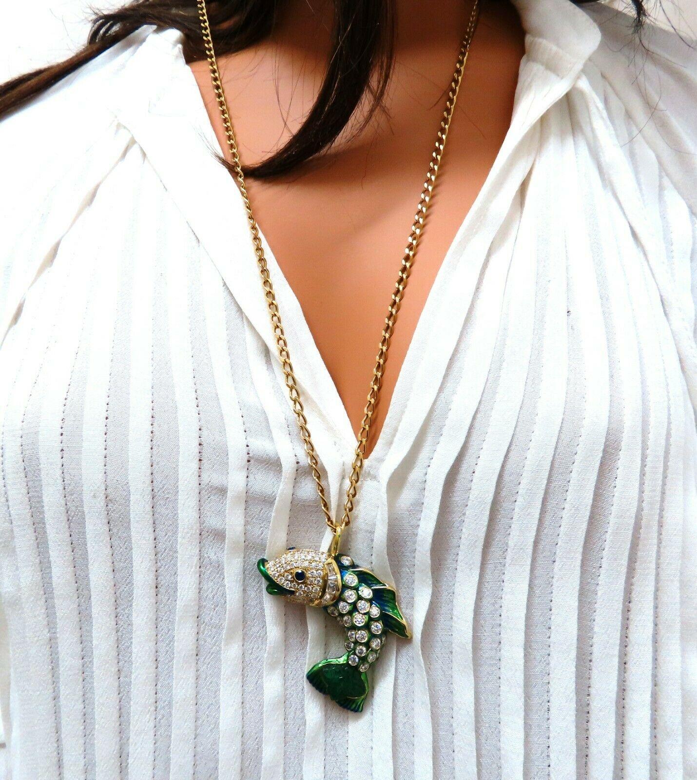 10.12 Carat Natural Sapphire Emerald and Diamonds Enamel Fish Pendant 18 Karat For Sale 5