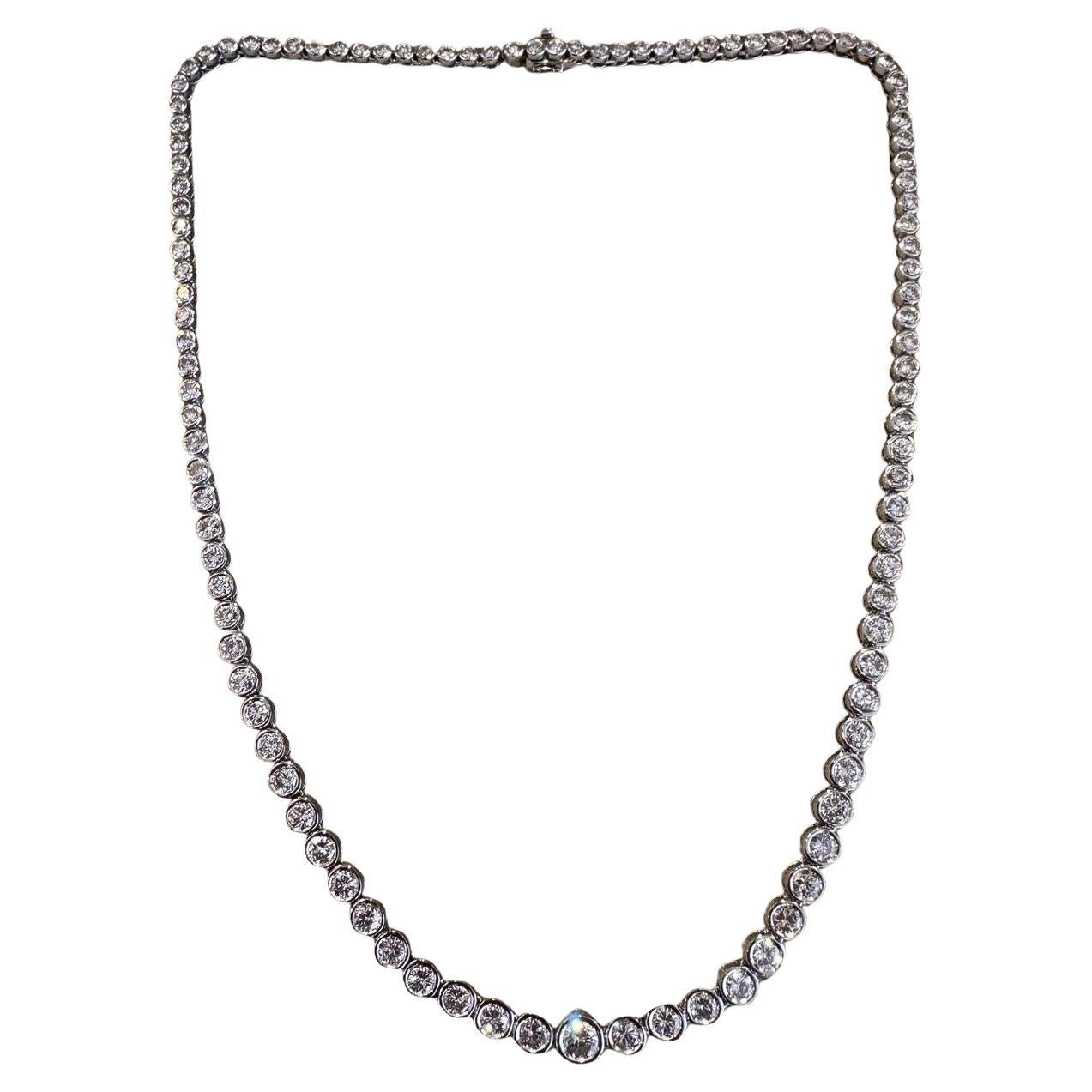 10.13 cttw Collar de Tenis Graduado de Diamantes Naturales en Platino 16.75" en venta