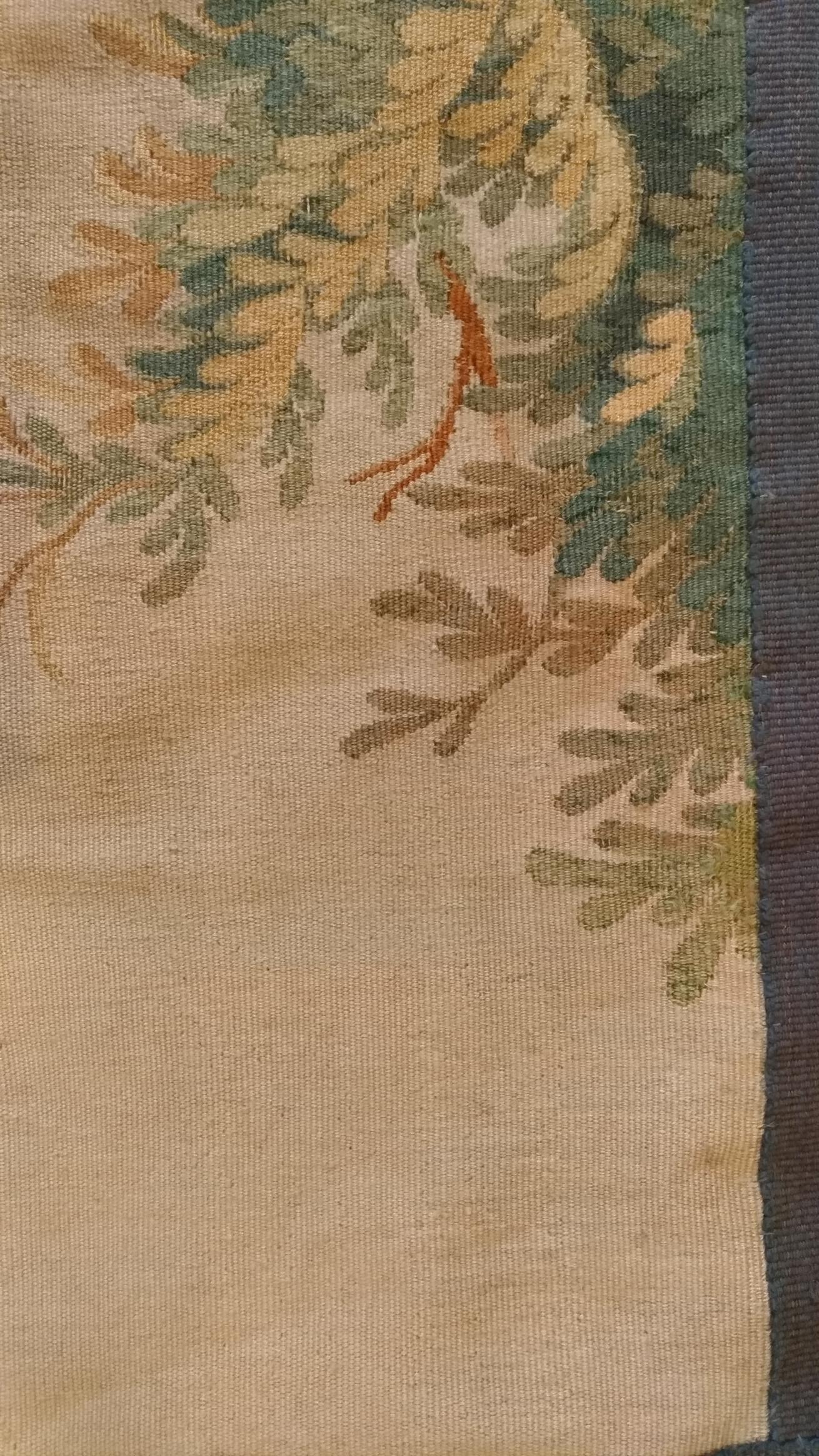 1013 - Luxueuse tapisserie d'Aubusson du 20e siècle au design romantique et raffiné en vente 6