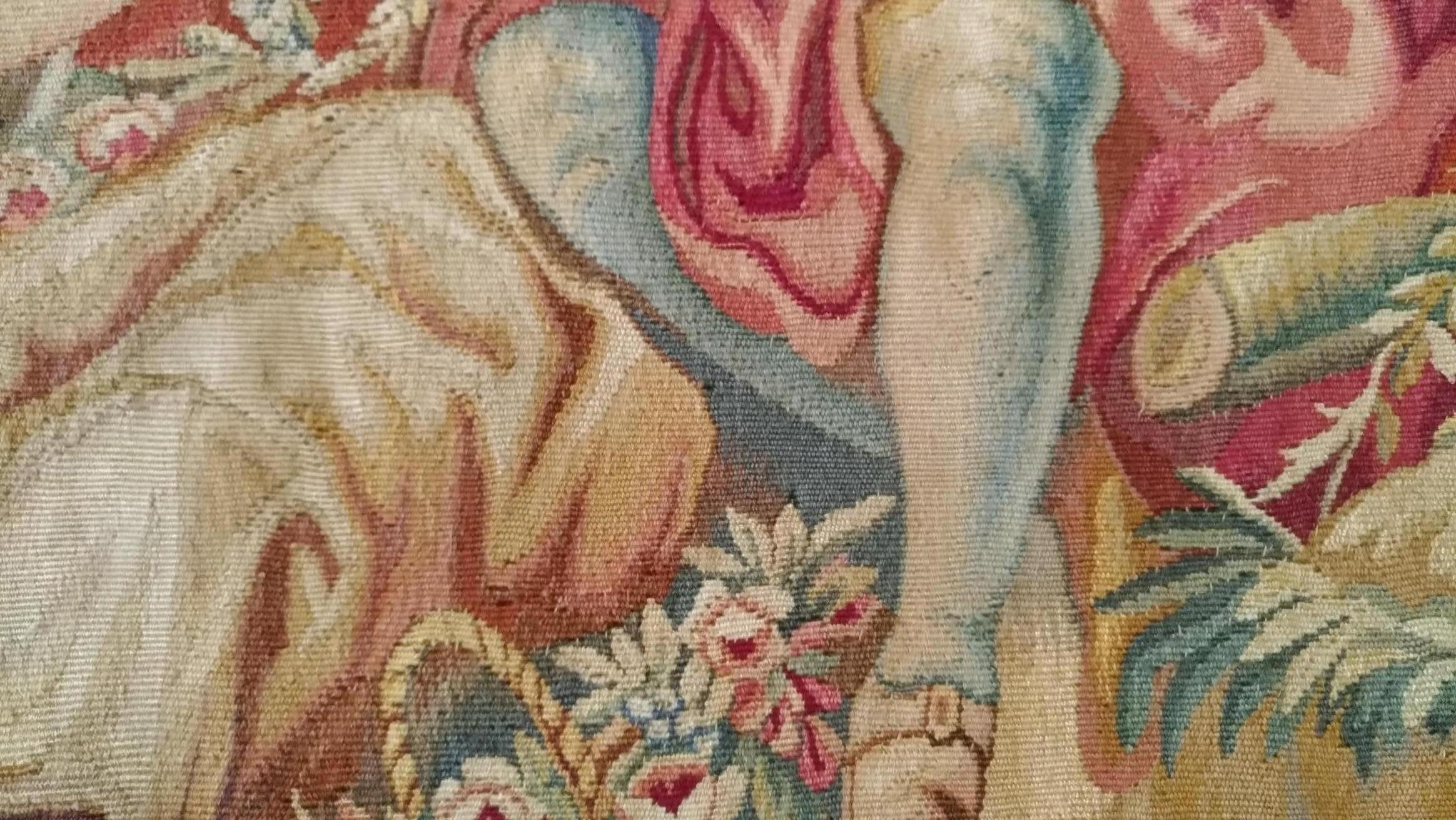 1013 - luxueuse tapisserie d'Aubusson du 20e siècle avec un beau design romantique.