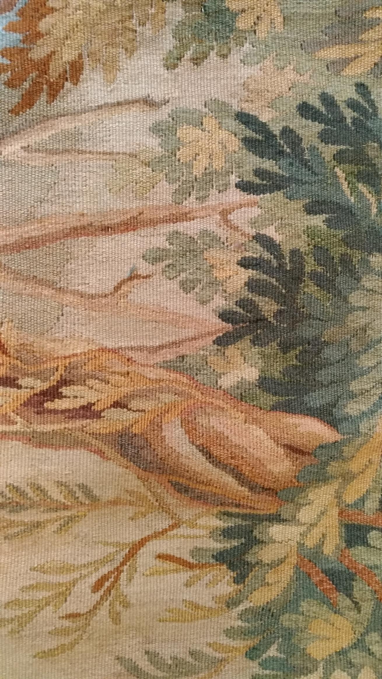 Tissé à la main 1013 - Luxueuse tapisserie d'Aubusson du 20e siècle au design romantique et raffiné en vente