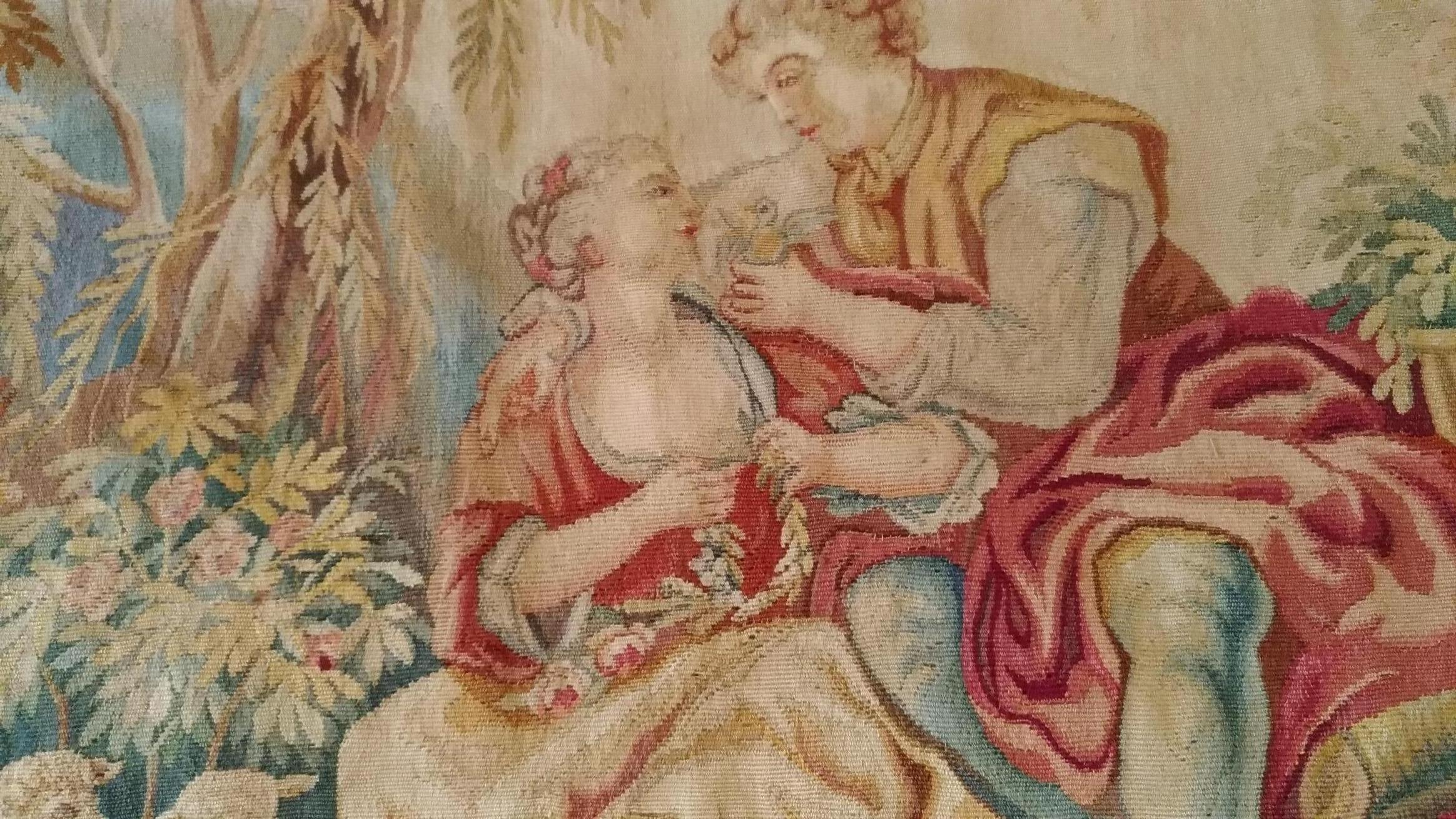 Début du 20ème siècle 1013 - Luxueuse tapisserie d'Aubusson du 20e siècle au design romantique et raffiné en vente