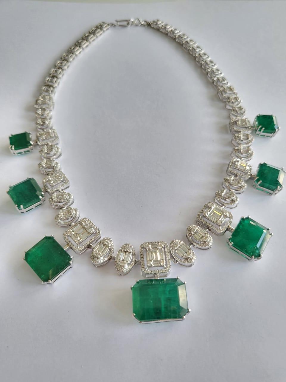 101.37 Carats, Natural Zambian Emeralds & Diamonds Necklace & Earrings In New Condition For Sale In Hong Kong, HK