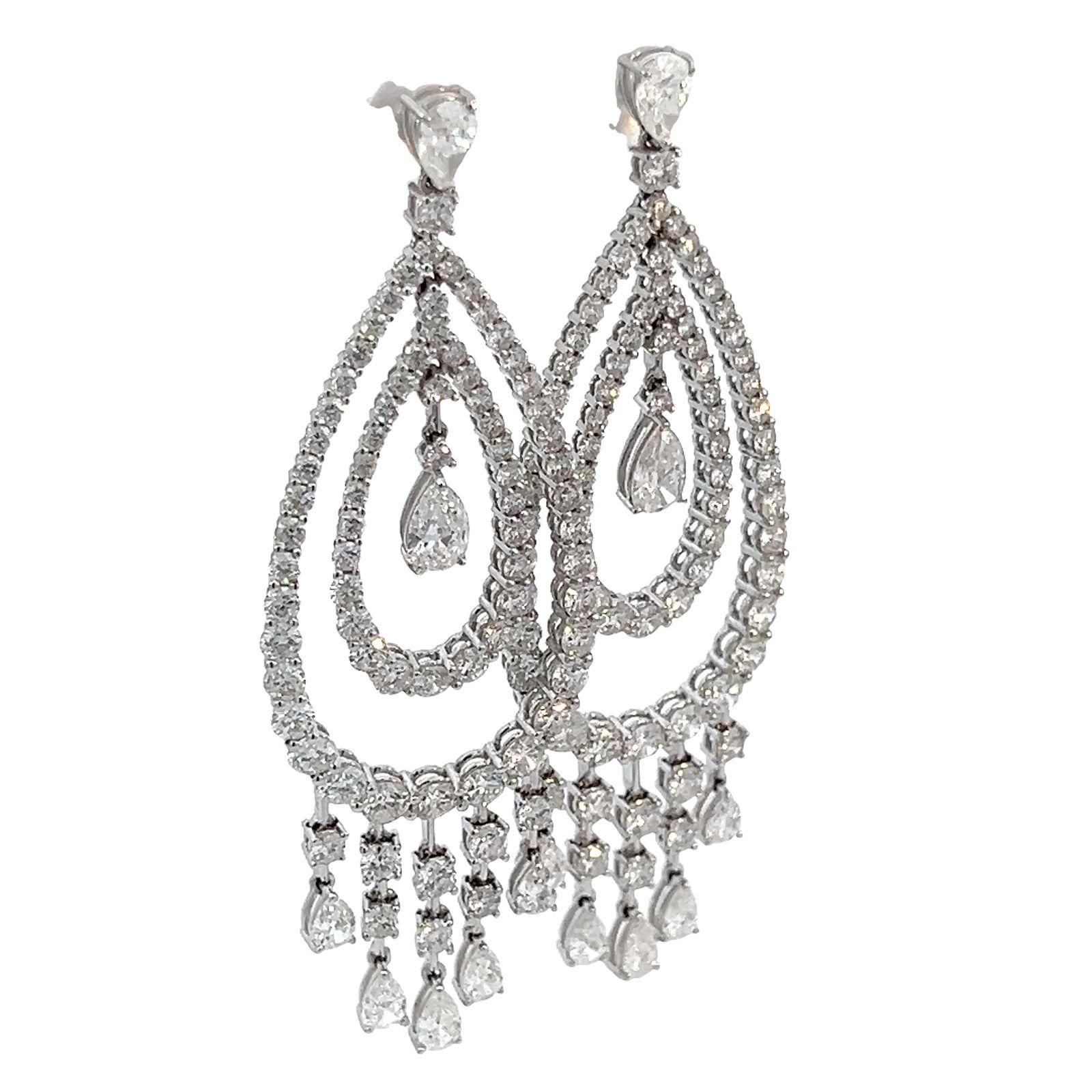 Contemporain  Boucles d'oreilles chandelier avec diamants 10,14 carats en vente