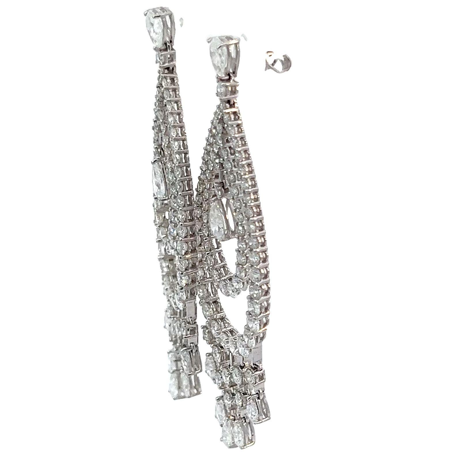  10.14 Carat Diamond Dangle Chandelier Earrings In New Condition For Sale In Beverly Hills, CA
