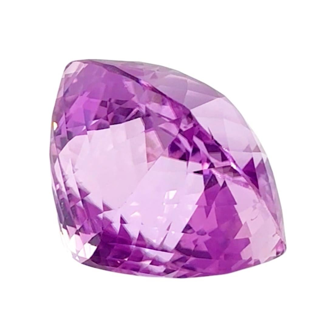 101.40 Carat Kunzite In New Condition For Sale In New York, NY