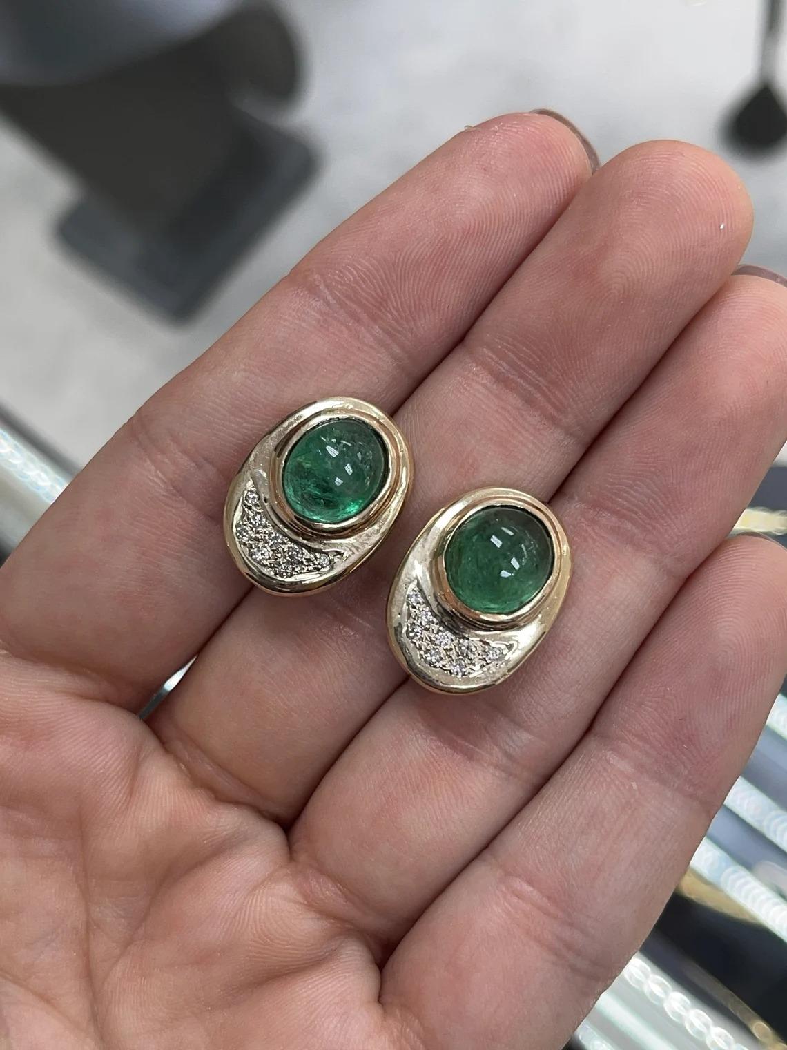 10.14tcw 14K Oval Cabochon Cut Emerald & Diamond Accent Vintage Clip On Earrings For Sale 3