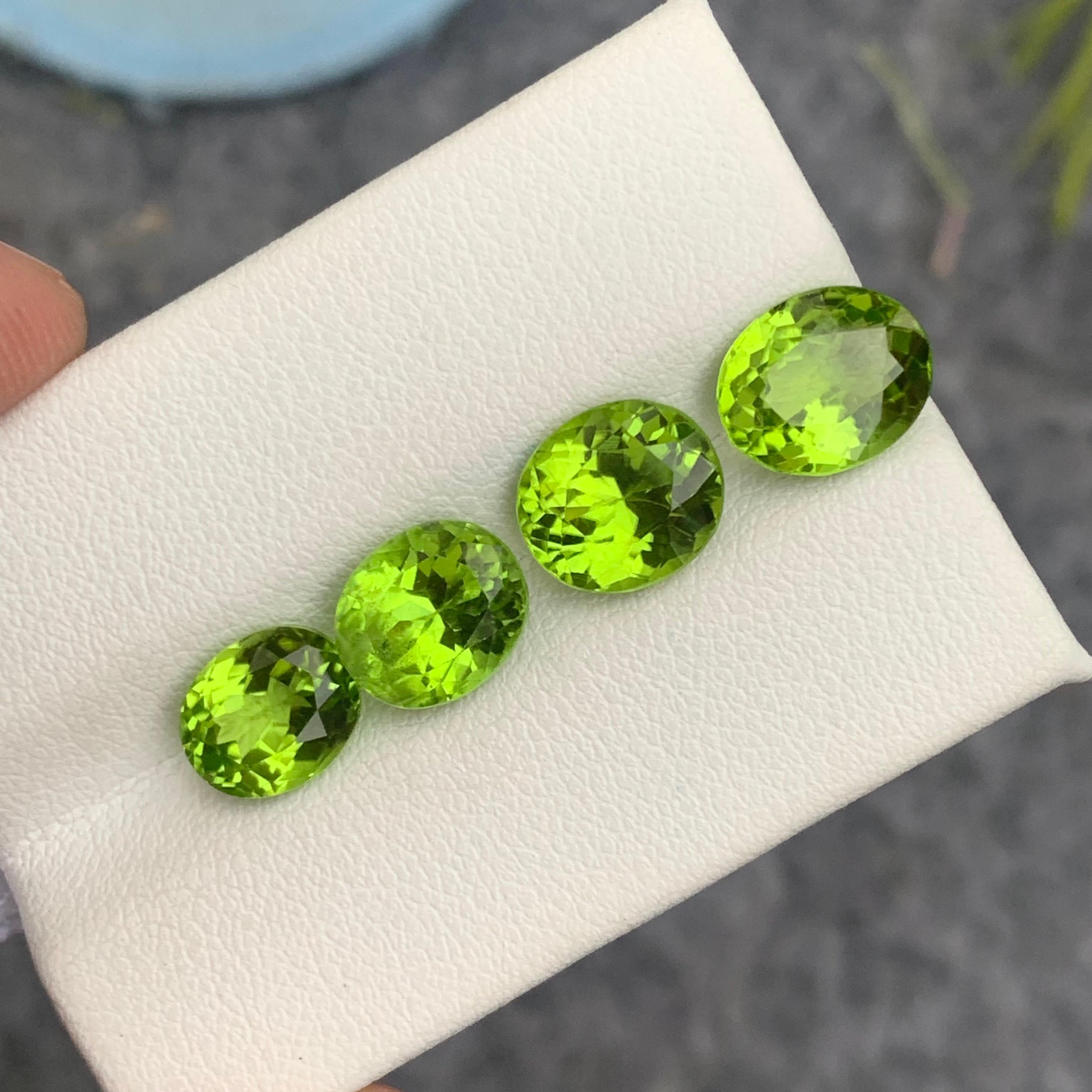 10.15 Carat Cushion Shape Natural Loose Green Peridot Gemstone Lot From Pakistan In New Condition For Sale In Peshawar, PK