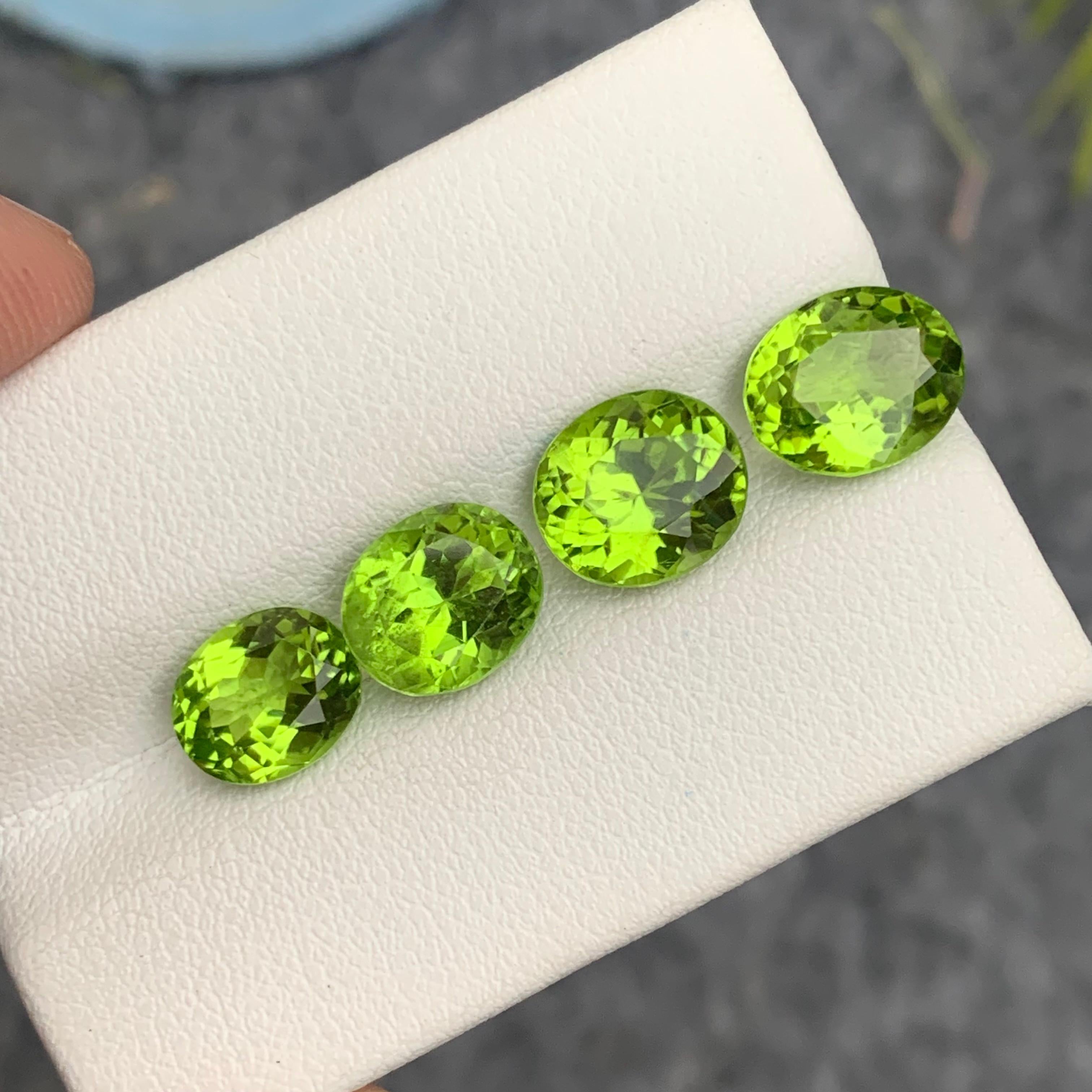 Women's or Men's 10.15 Carat Cushion Shape Natural Loose Green Peridot Gemstone Lot From Pakistan For Sale