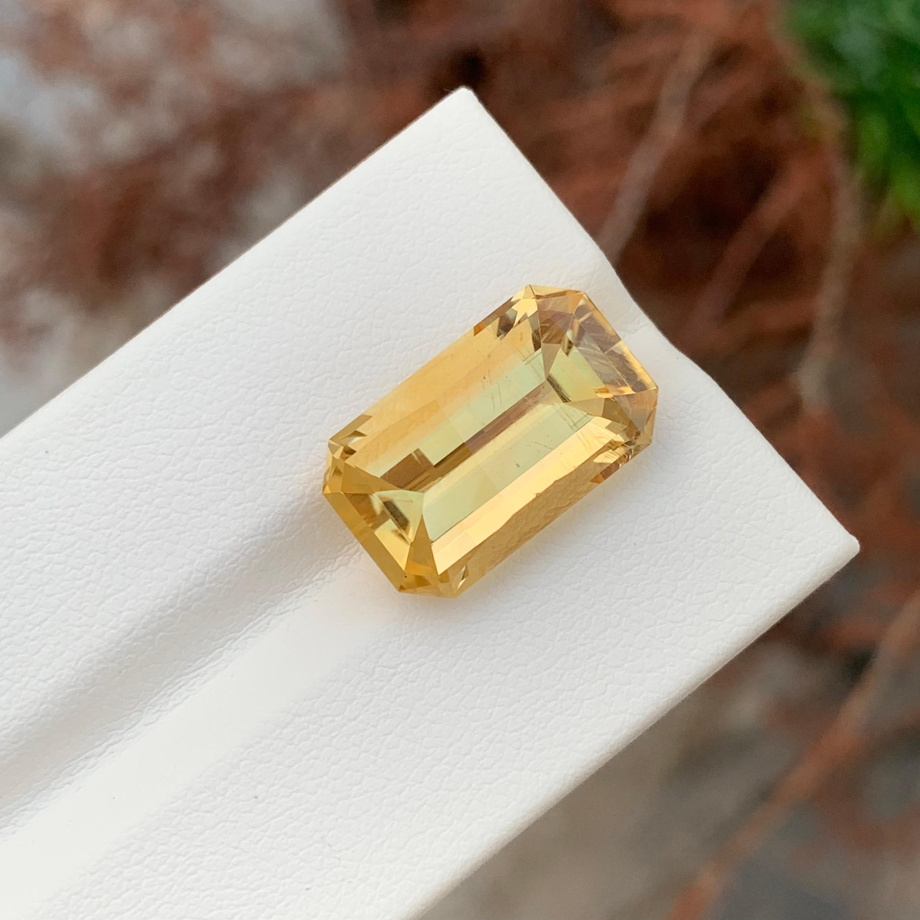 Pierre précieuse naturelle jaune non sertie de 10,15 carats, taille pixelisée Neuf - En vente à Peshawar, PK