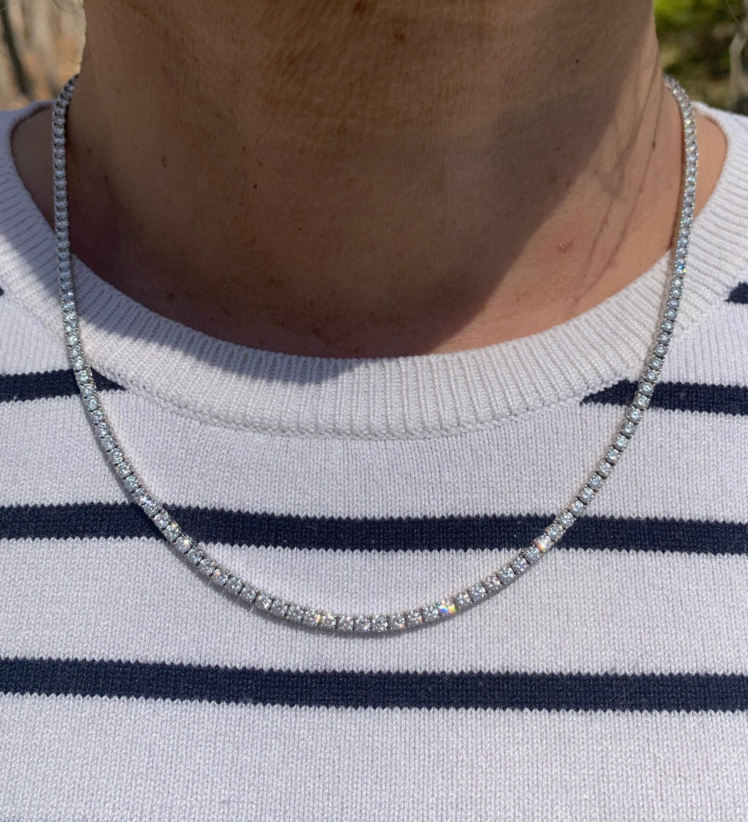 Brilliant Cut 10.15 Carats Diamonds 18 Carats White Gold River Necklace For Sale