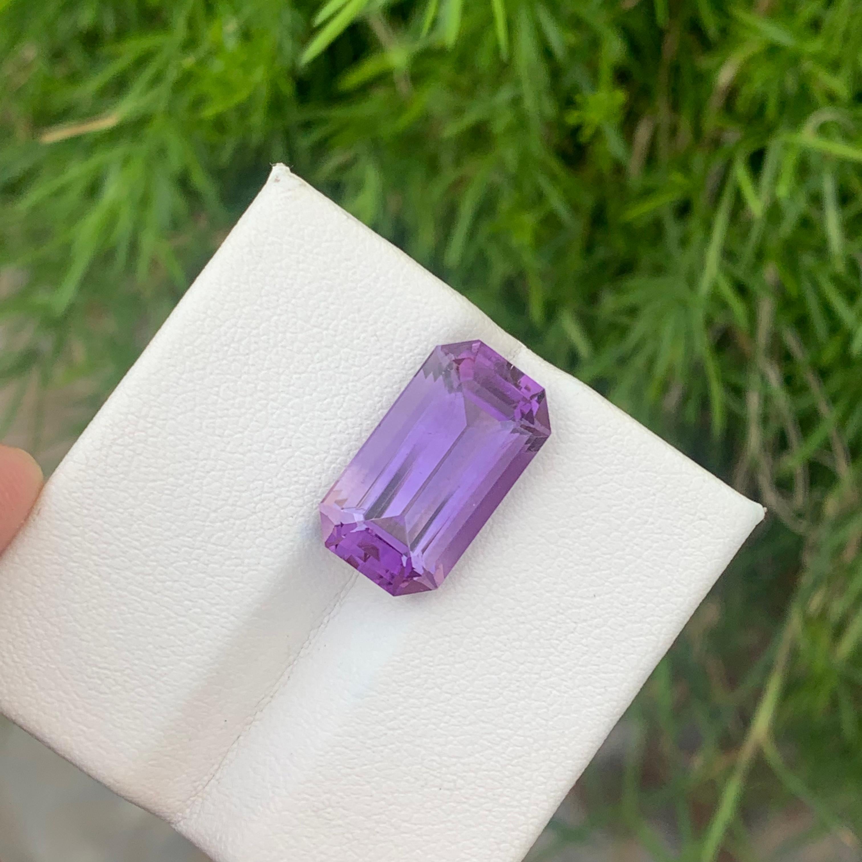 10.15 Carats Natural Loose Purple Amethyst Gem For Jewelry Making Emerald Shape For Sale 6