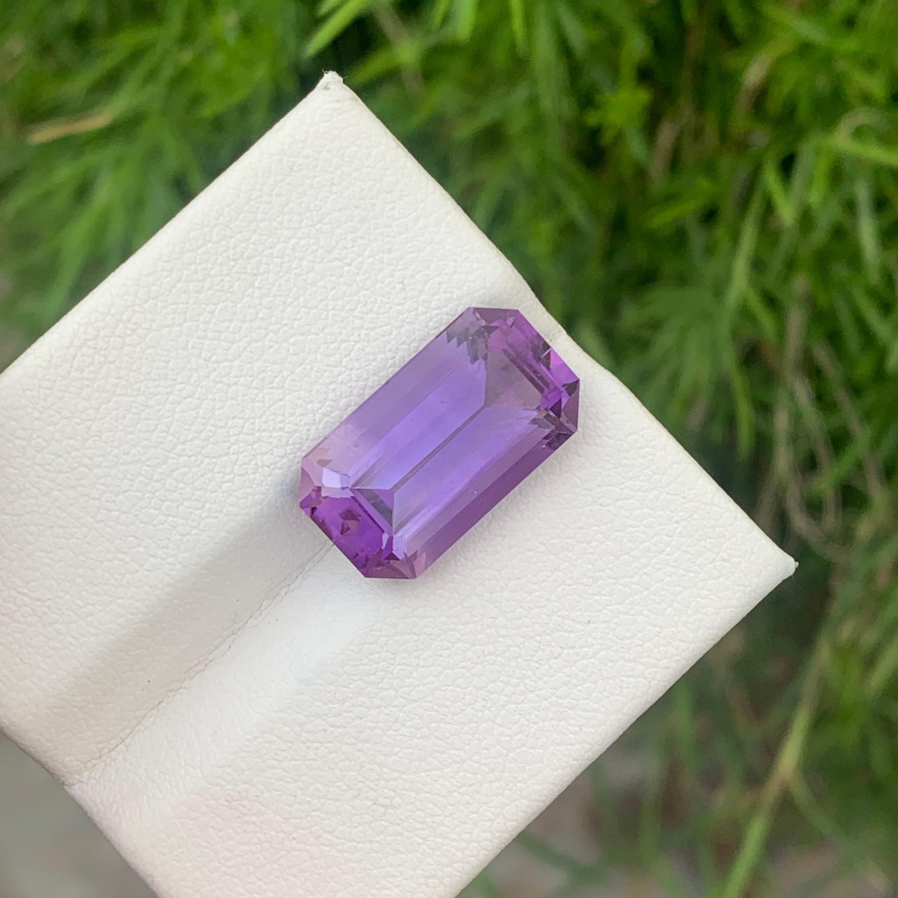 10.15 Carats Natural Loose Purple Amethyst Gem For Jewelry Making Emerald Shape For Sale 7