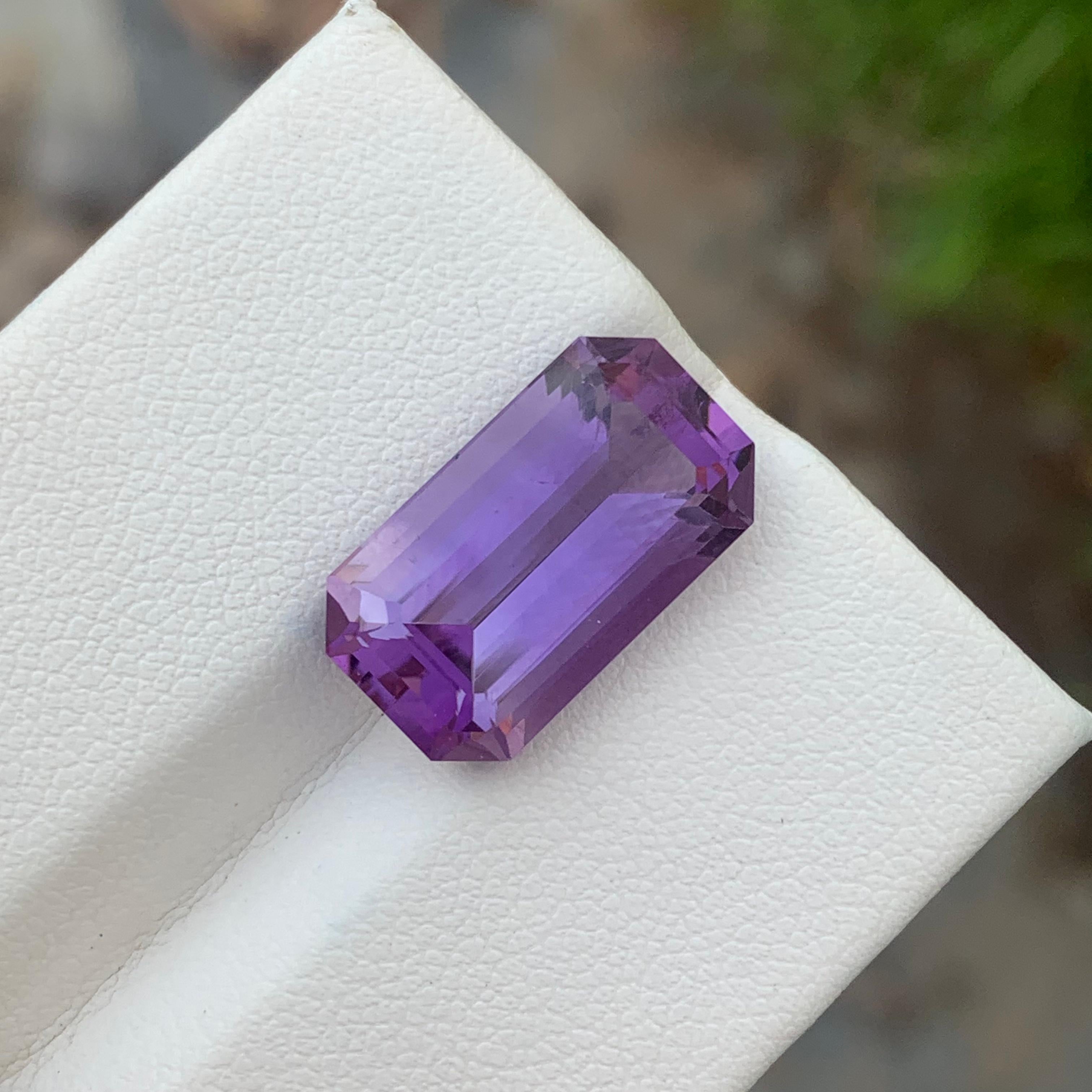 Arts and Crafts 10.15 Carats Natural Loose Purple Amethyst Gem For Jewelry Making Emerald Shape For Sale