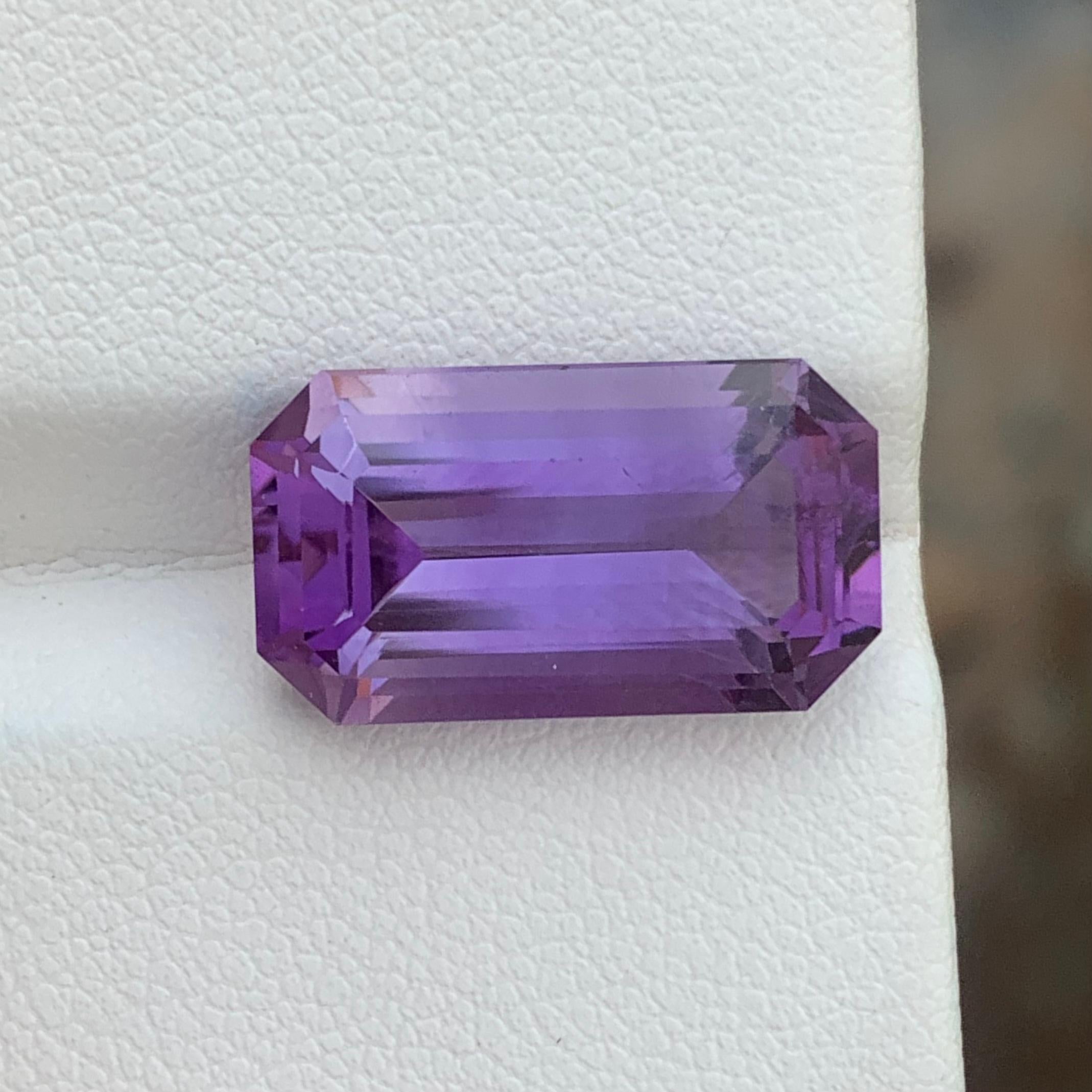 10.15 Carats Natural Loose Purple Amethyst Gem For Jewelry Making Emerald Shape For Sale 1