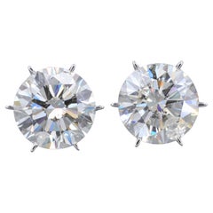 Orecchini con diamanti tondi brillanti naturali da 10,16 carati in oro bianco da 18 carati