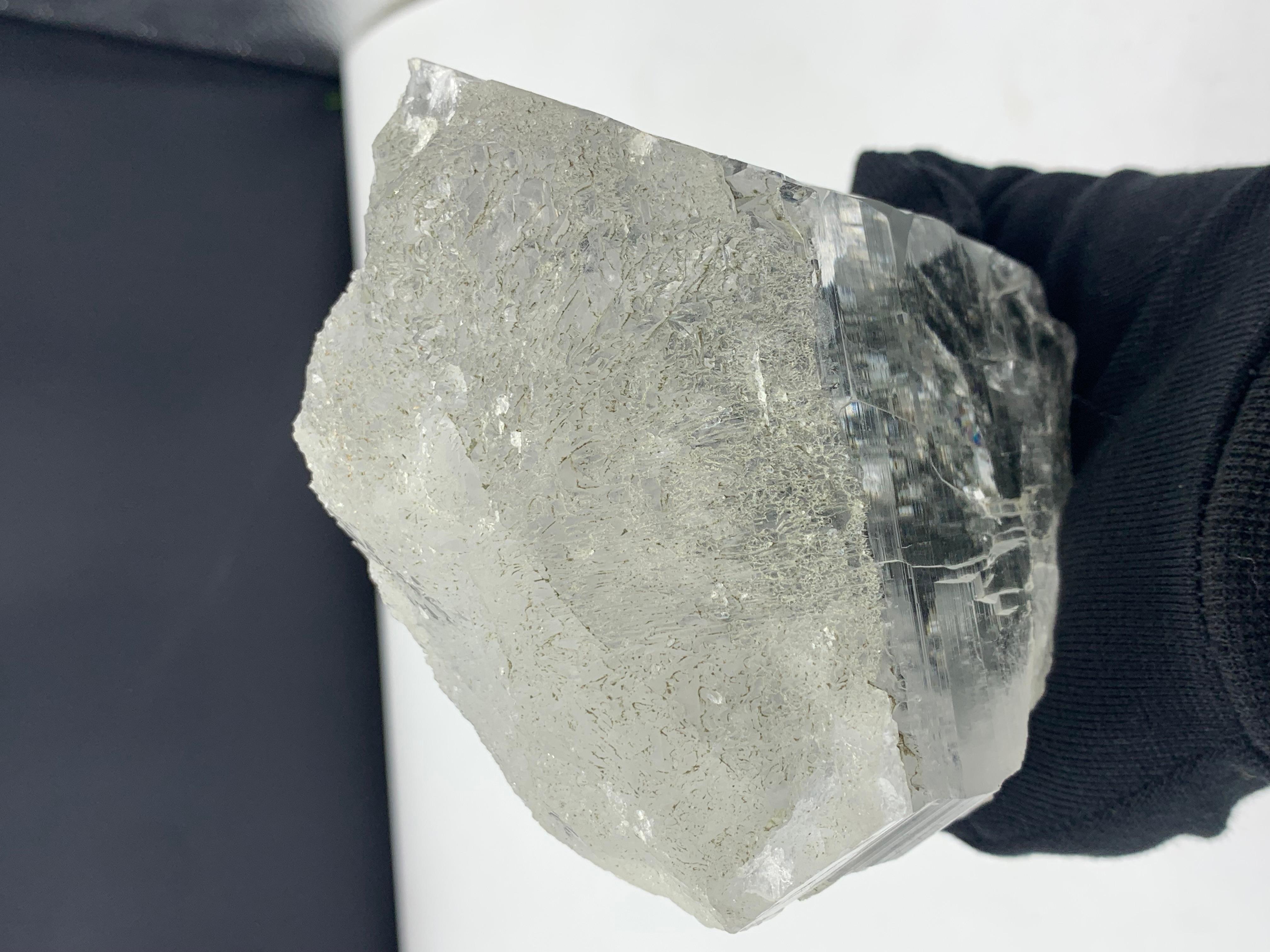 Adam Style 1017.03 Gram Gigantic Quartz Crystal From Skardu, Pakistan For Sale