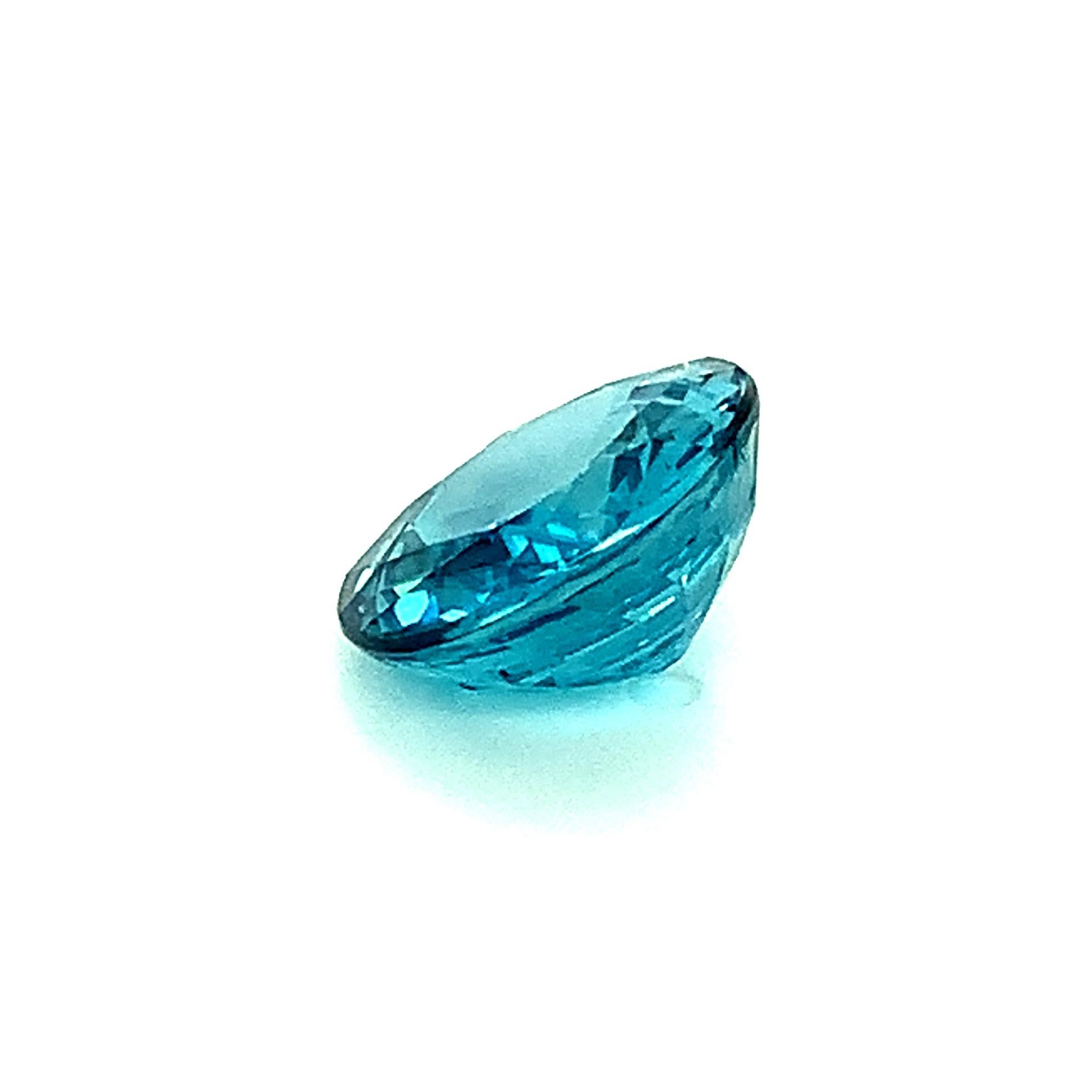 Women's or Men's 10.18 Carat Round Blue Zircon, Unset Loose Gemstone   For Sale