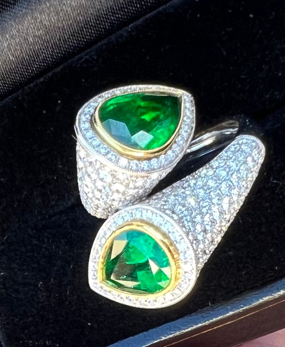10.18 Carat Colombian Emerald and Diamond "Toi et Moi" 18k Gold Cocktail Ring