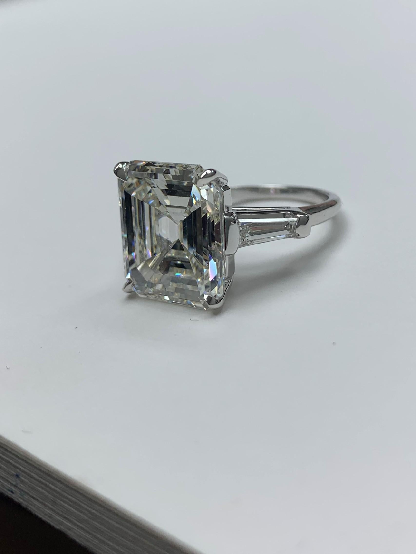 Contemporary 10.18 Carat Emerald Cut Diamond Set in Platinum Ring For Sale