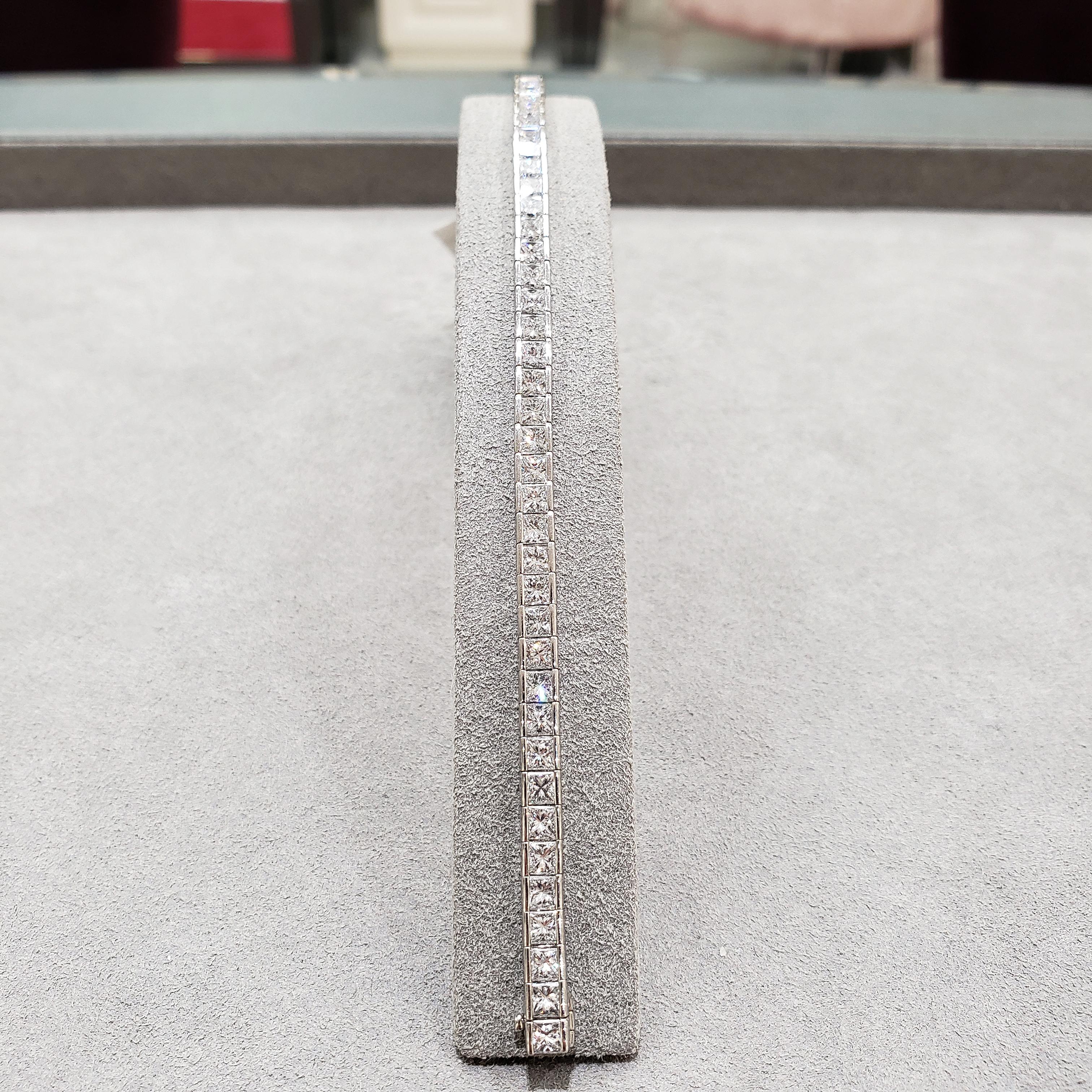 Roman Malakov Tennisarmband mit 10,18 Karat Diamanten im Prinzessinnenschliff in Kanalfassung (Moderne) im Angebot