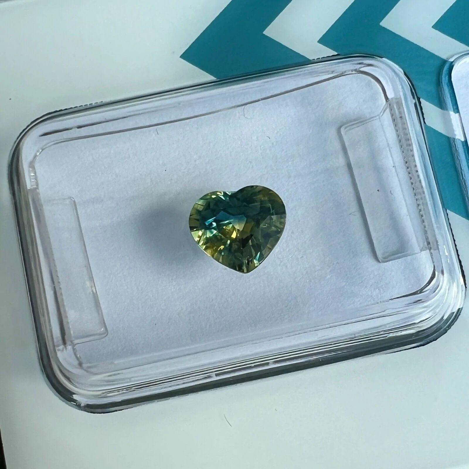 1.01ct Bi Color Blue Green Australian Sapphire No Heat Heart Cut IGI Certified For Sale 2