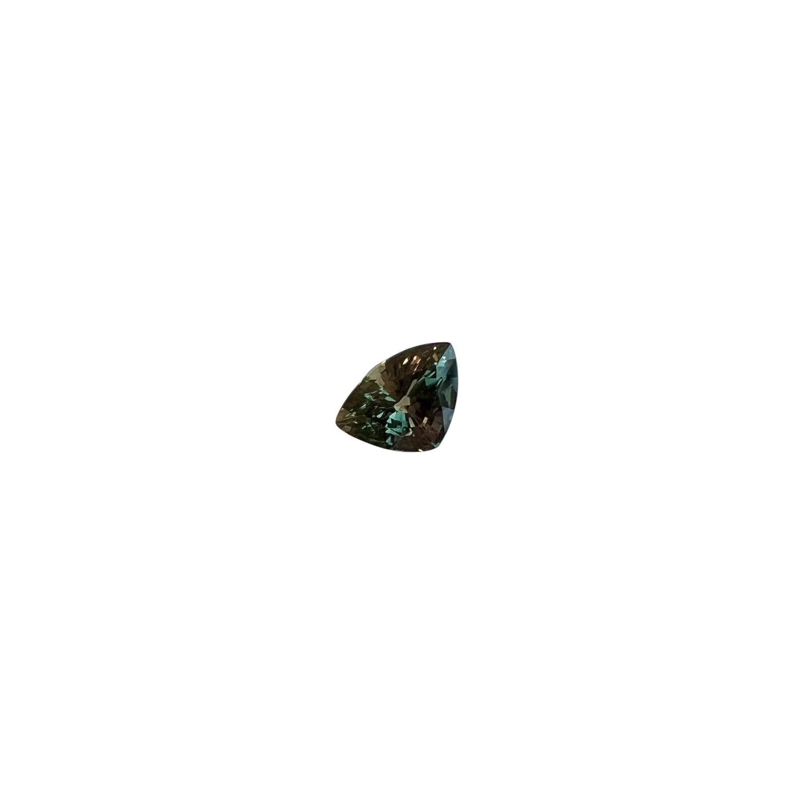 Saphir 1,01 carat couleur changeante rose vert bleu non chauffé taille triangulaire certifiée IGI