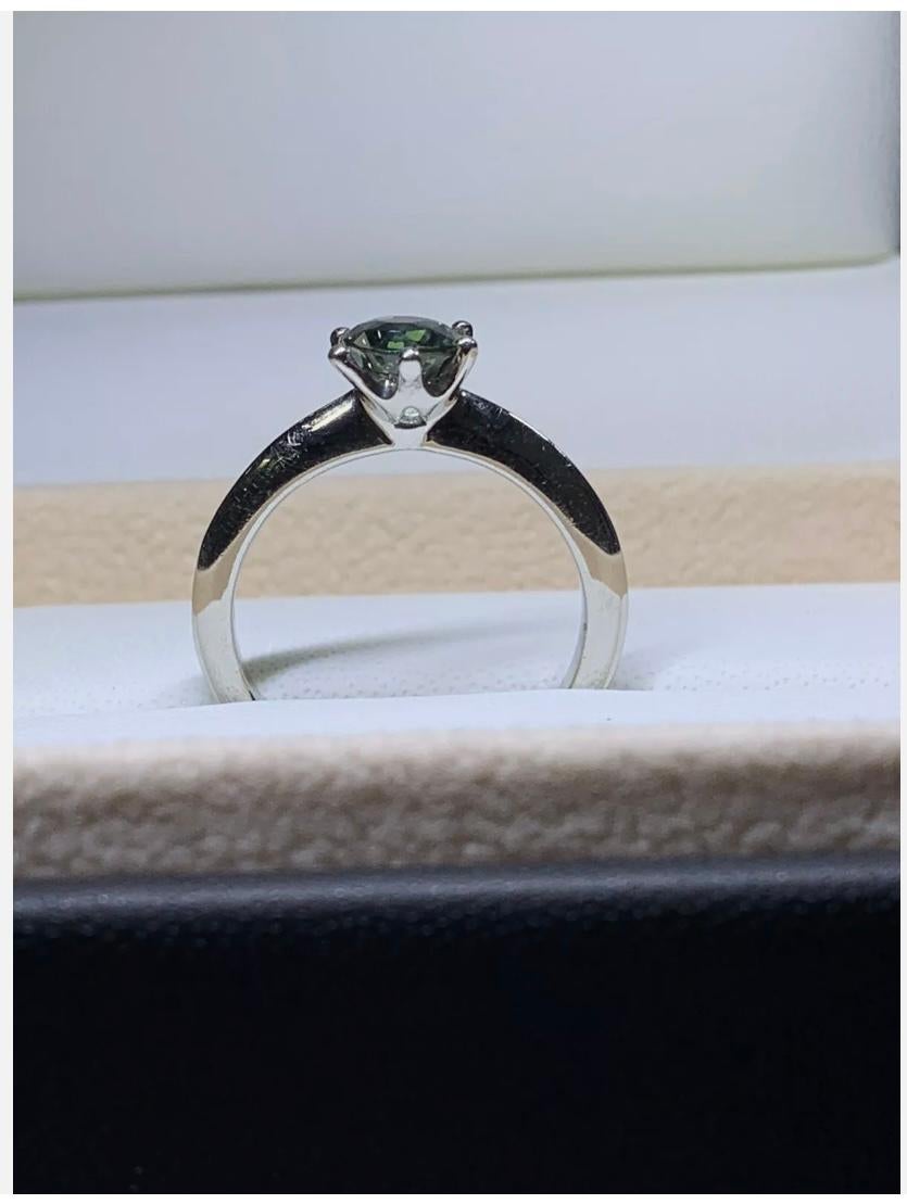 1.01ct Teal Sapphire Solitaire Engagement Ring In 18ct White Gold en vente 3