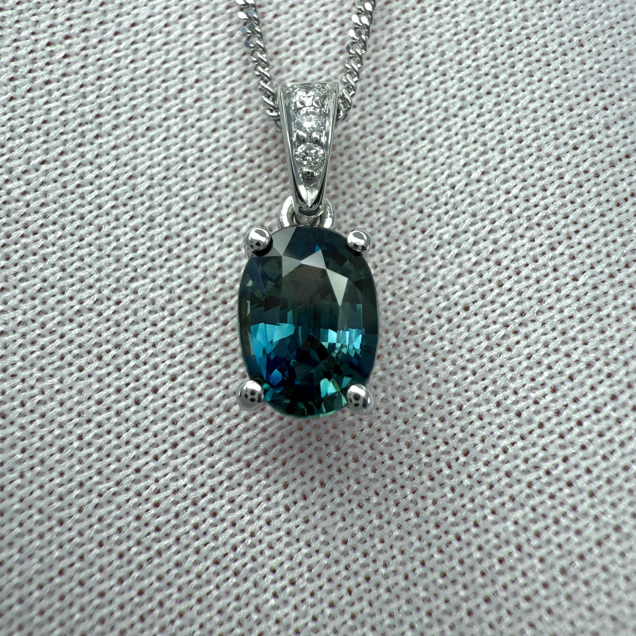 Colgante solitario en platino de zafiro azul verde vivo y diamante talla oval de 1,01 ct en Nuevo estado para la venta en Birmingham, GB