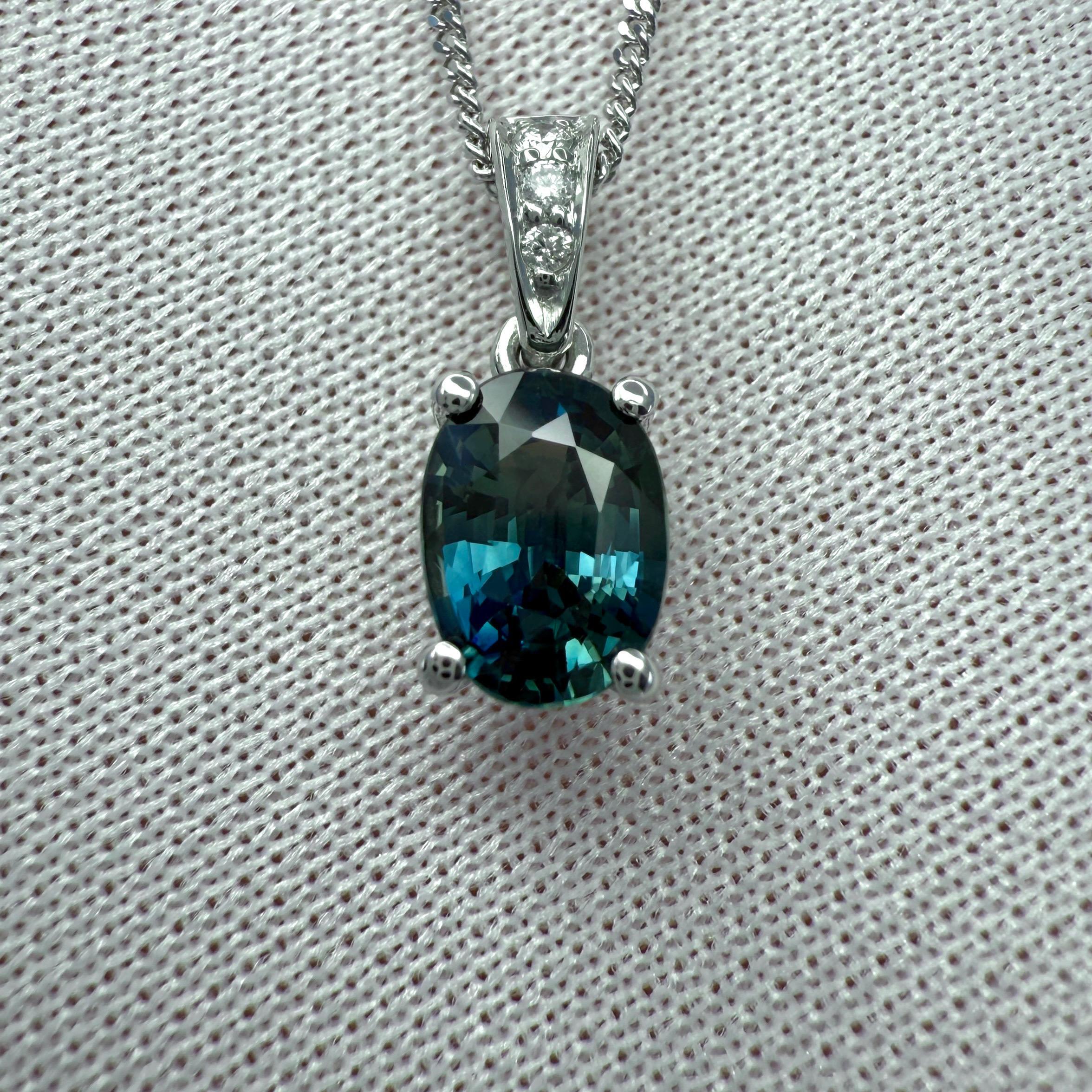 Colgante solitario en platino de zafiro azul verde vivo y diamante talla oval de 1,01 ct en venta 2