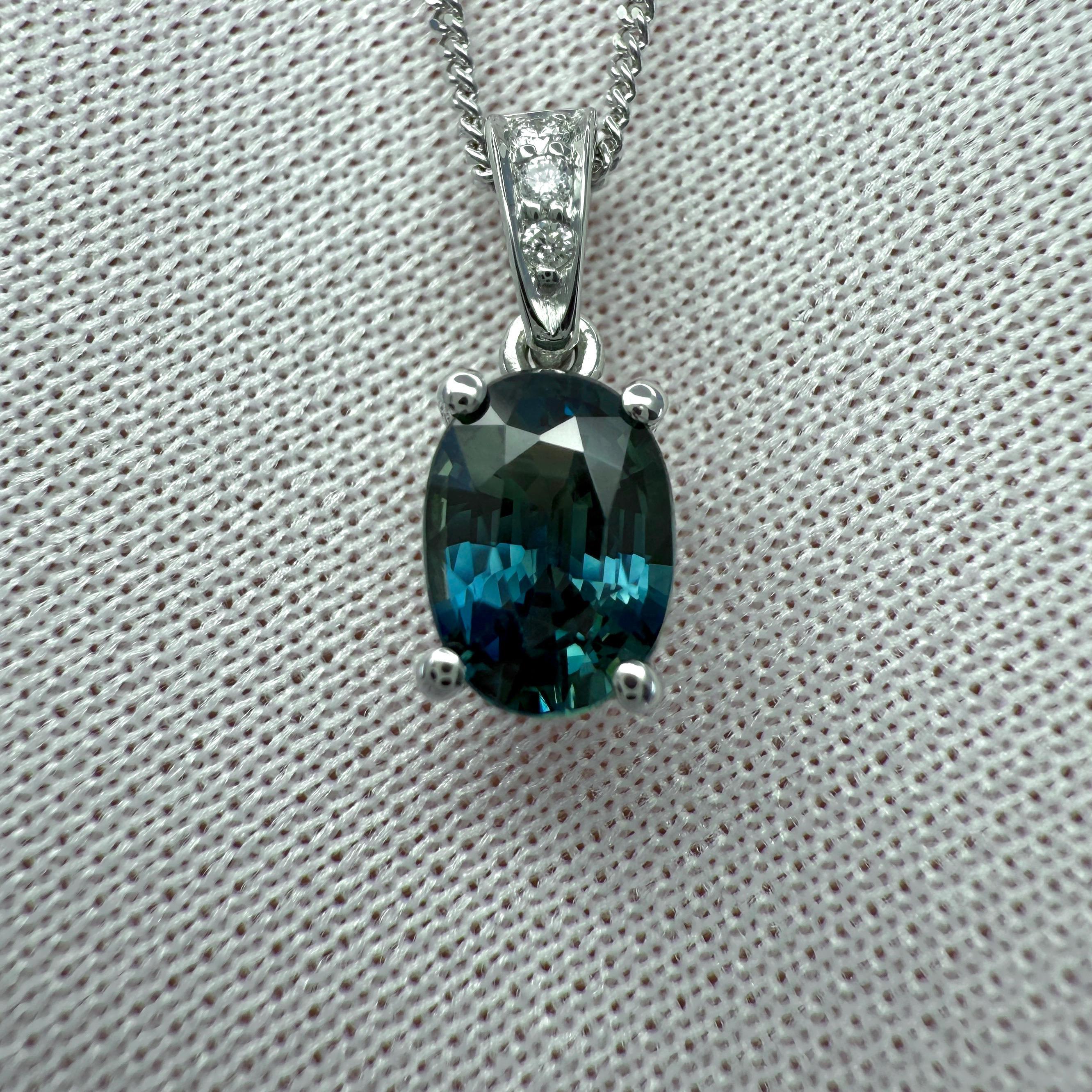 Colgante solitario en platino de zafiro azul verde vivo y diamante talla oval de 1,01 ct en venta 4