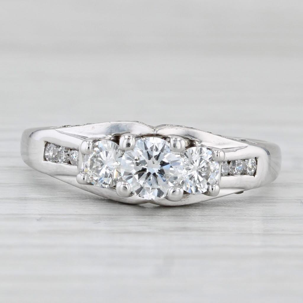 1.01ctw Diamond 3-Stone Engagement Ring 14k White Gold Size 8.75 In Good Condition For Sale In McLeansville, NC