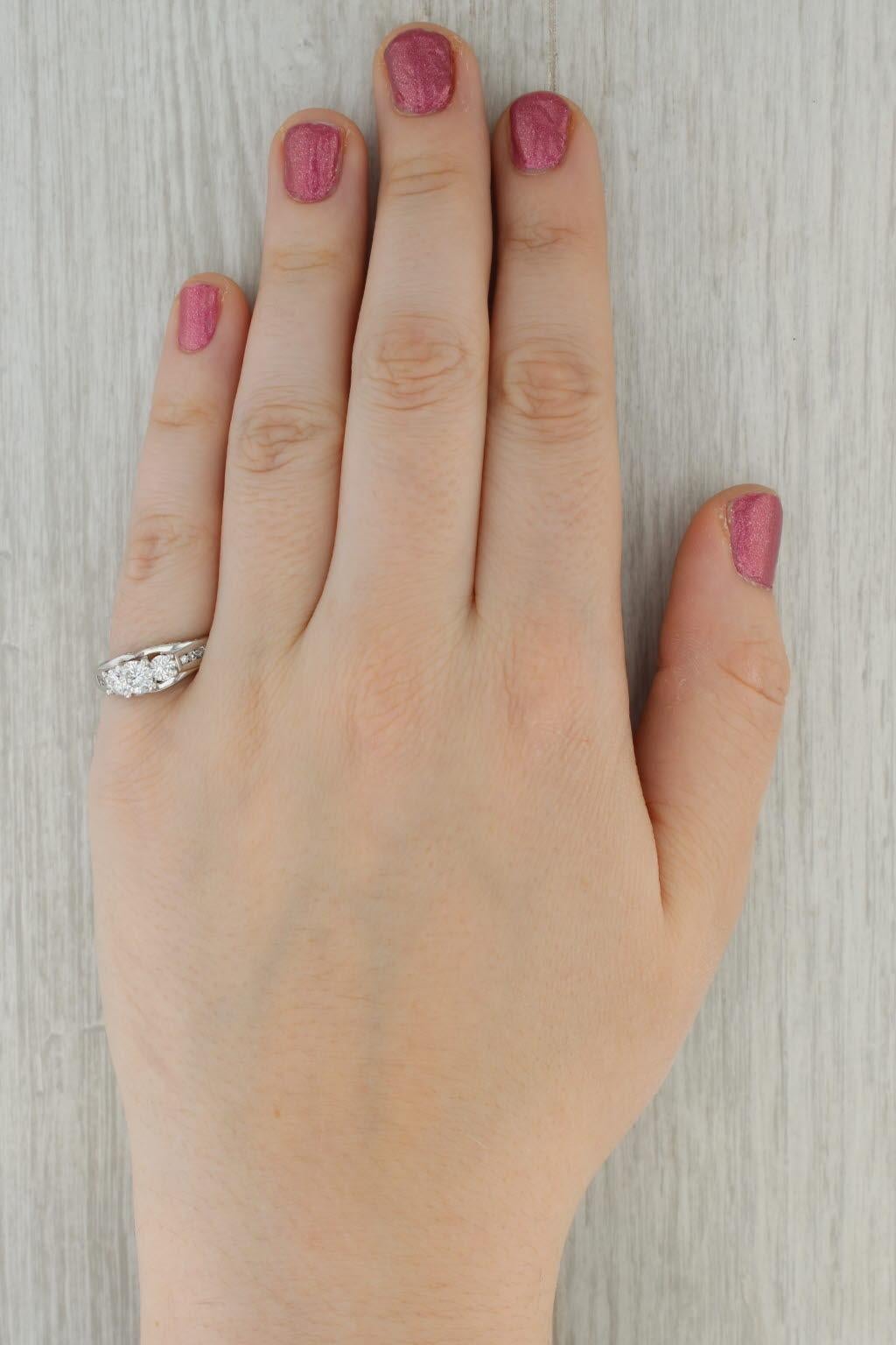 1.01ctw Diamond 3-Stone Engagement Ring 14k White Gold Size 8.75 For Sale 4