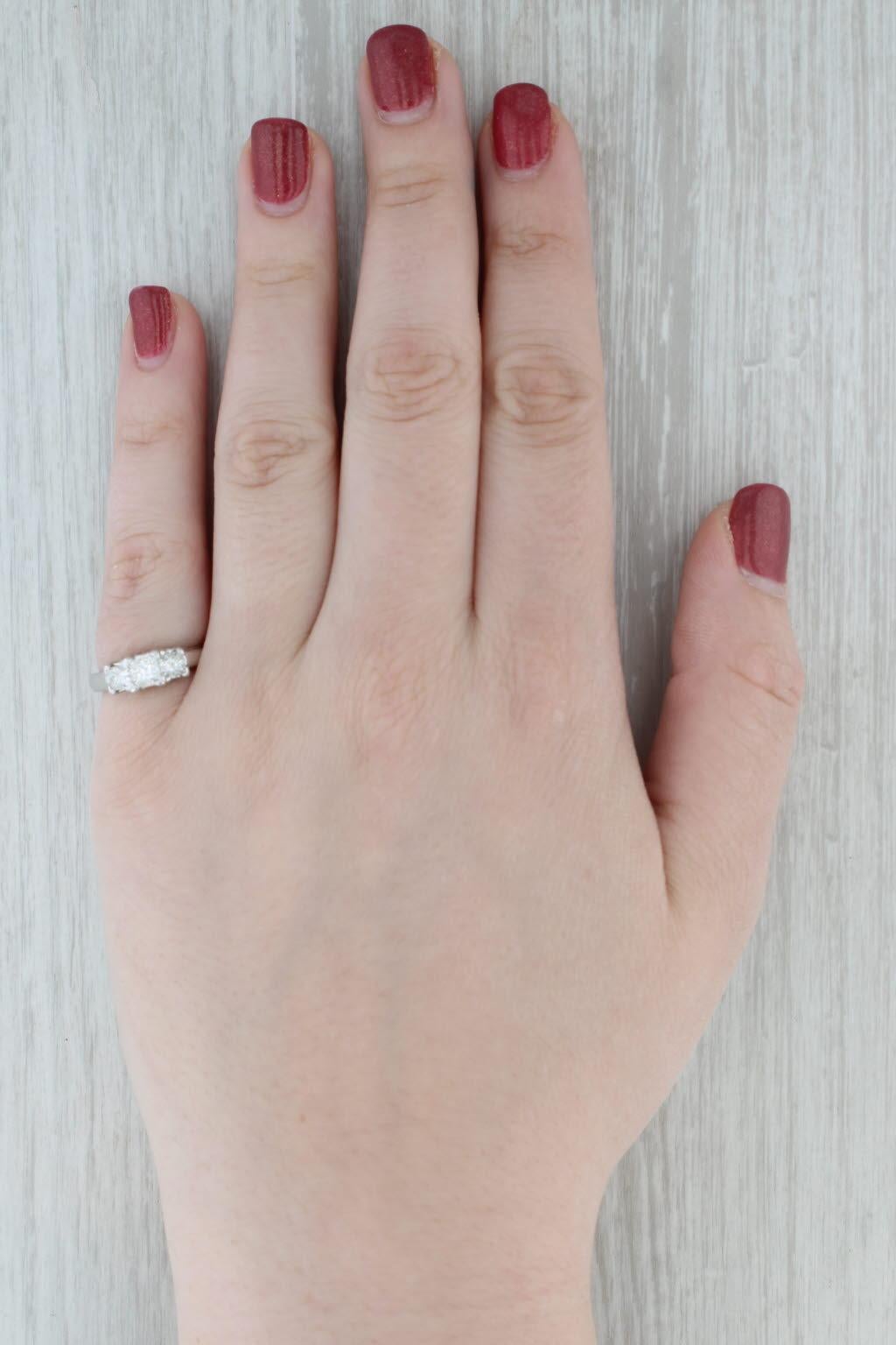 1,01 Karatw Prinzessin Diamant 3-Stein Verlobungsring 14k Weißgold Größe 6,25 im Angebot 3