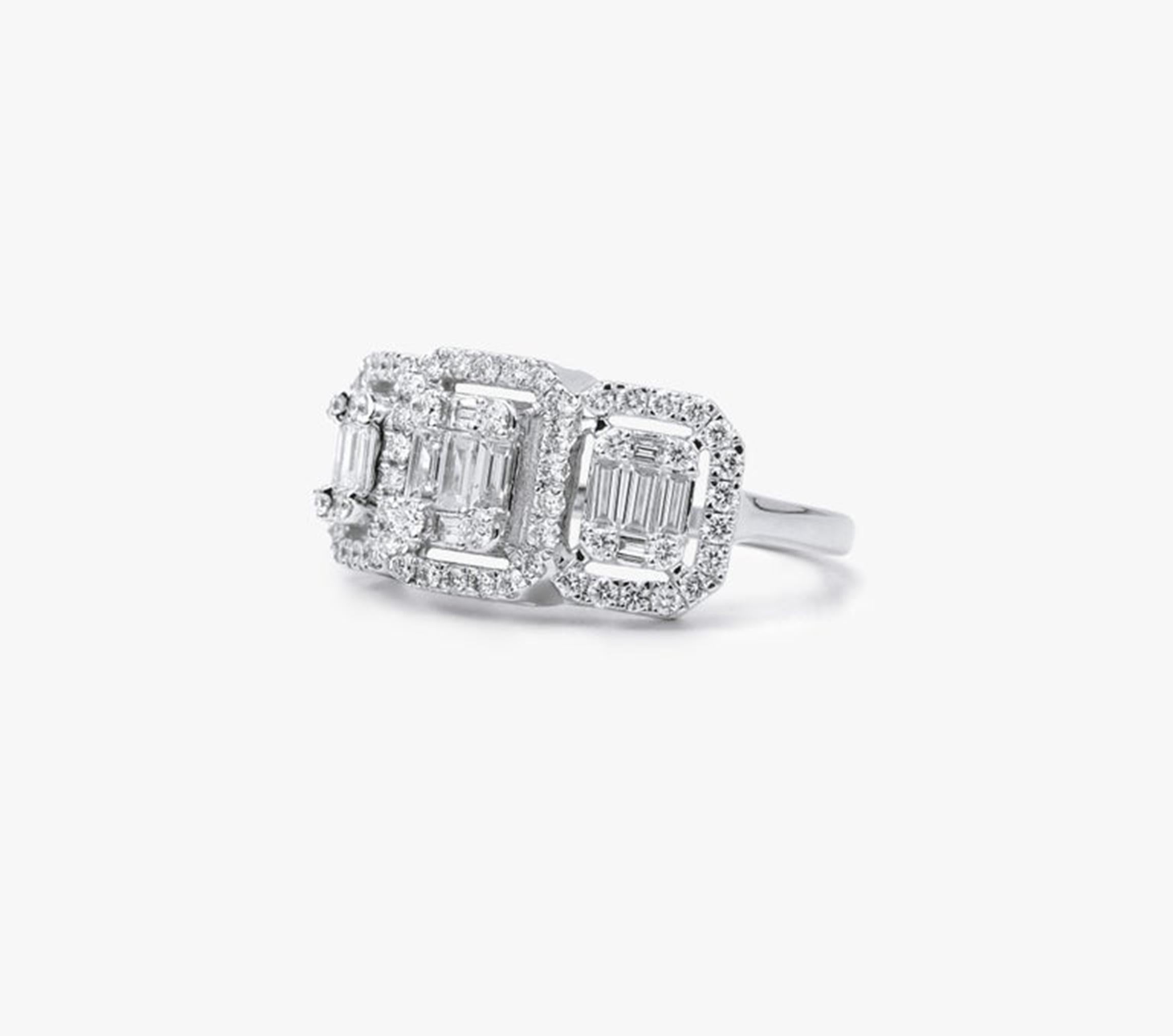 1.01tcw Baguette Diamond Art Deco Halo Ring in 18K White Gold  Déclaration de 3Stone en vente 1