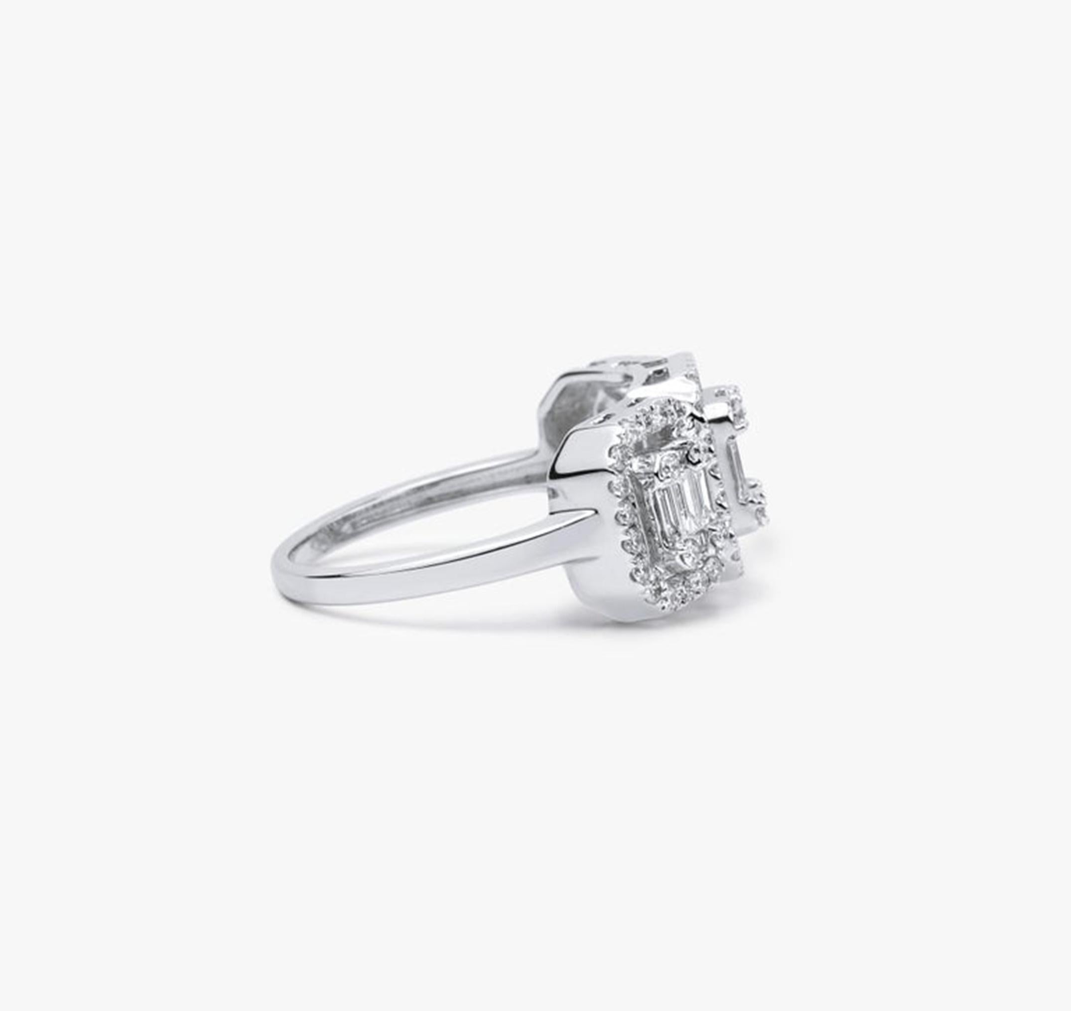 1.01tcw Baguette Diamond Art Deco Halo Ring in 18K White Gold  Déclaration de 3Stone en vente 3