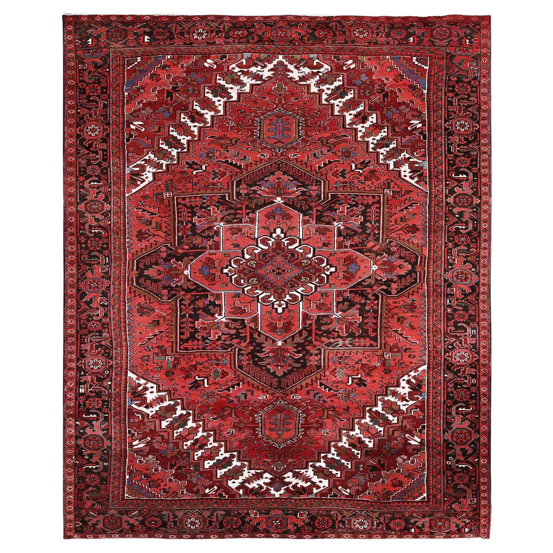 10'1"x12'7" Roter Vintage persischer Heriz-Medaillon-Teppich aus handgeknüpfter Wolle mit Medaillon-Design