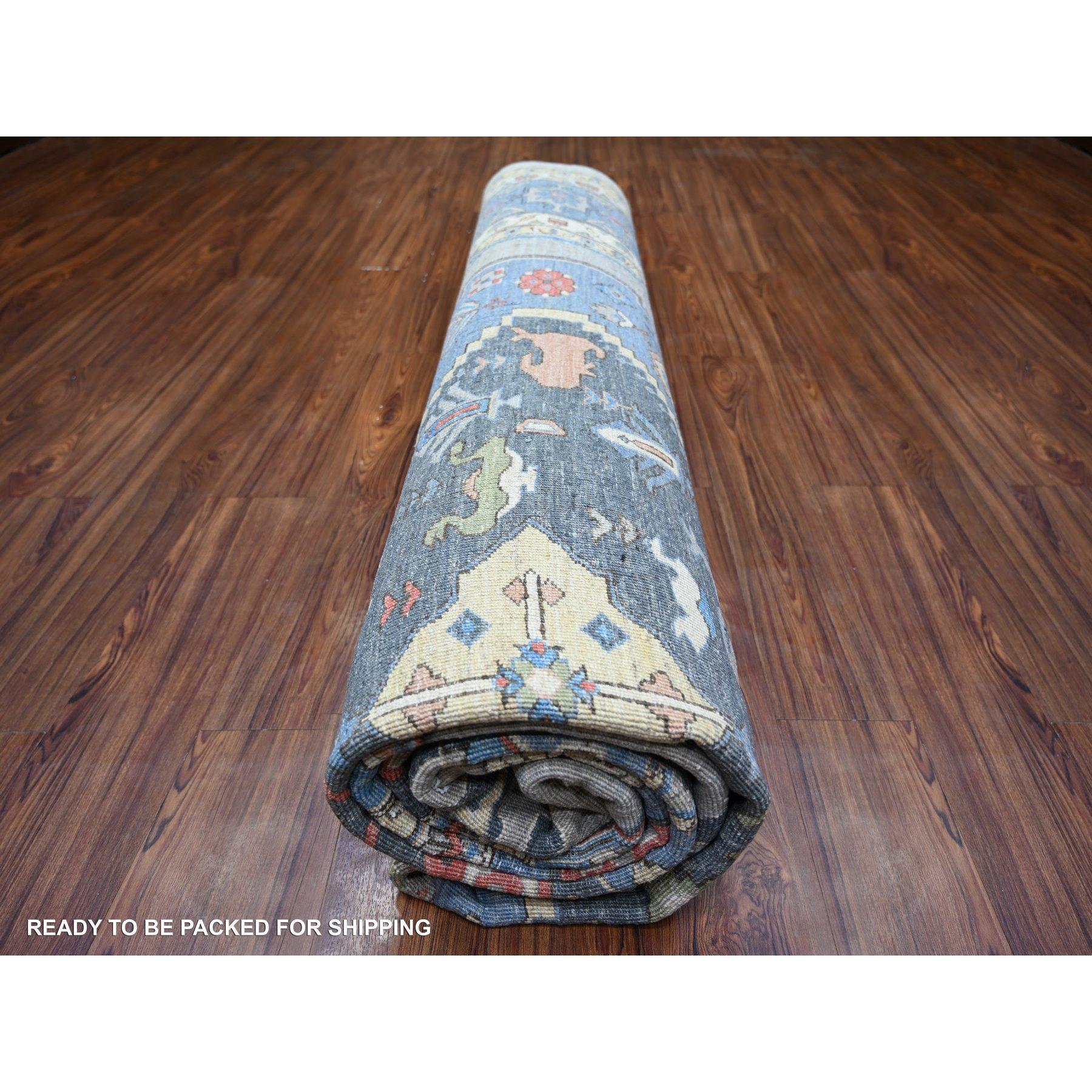 Tapis médaillon Peshawar Bakshaish en laine naturelle grise nouée à la main 10'1